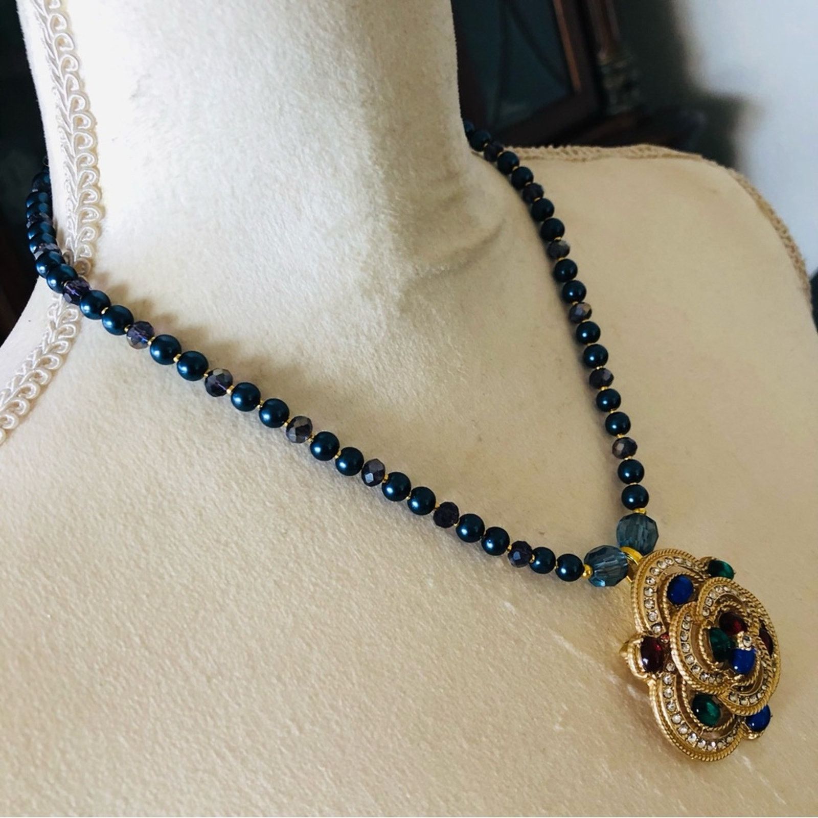 Handmade Handcrafted repurpose regal look stone Pearl necklace Size ONE SIZE - 4 Thumbnail