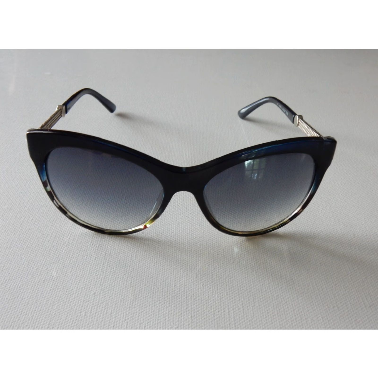Southpole VINTAGE Southpole Sunglasses Women Black Small Scratched Lenses Size ONE SIZE - 3 Thumbnail