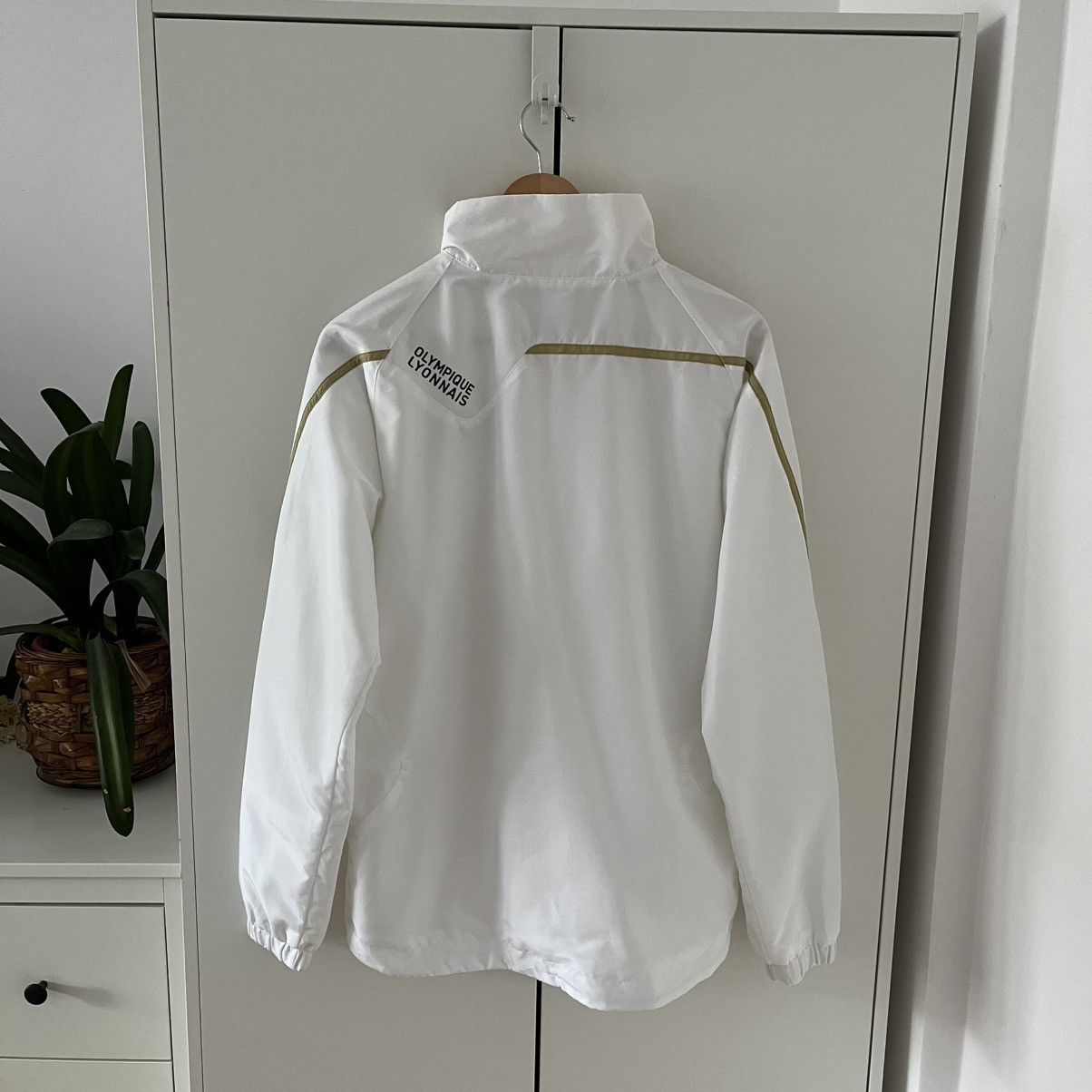 Umbro Vintage Umbro Olympique Lyonnaise White Football Zip Jacket Size US S / EU 44-46 / 1 - 10 Thumbnail