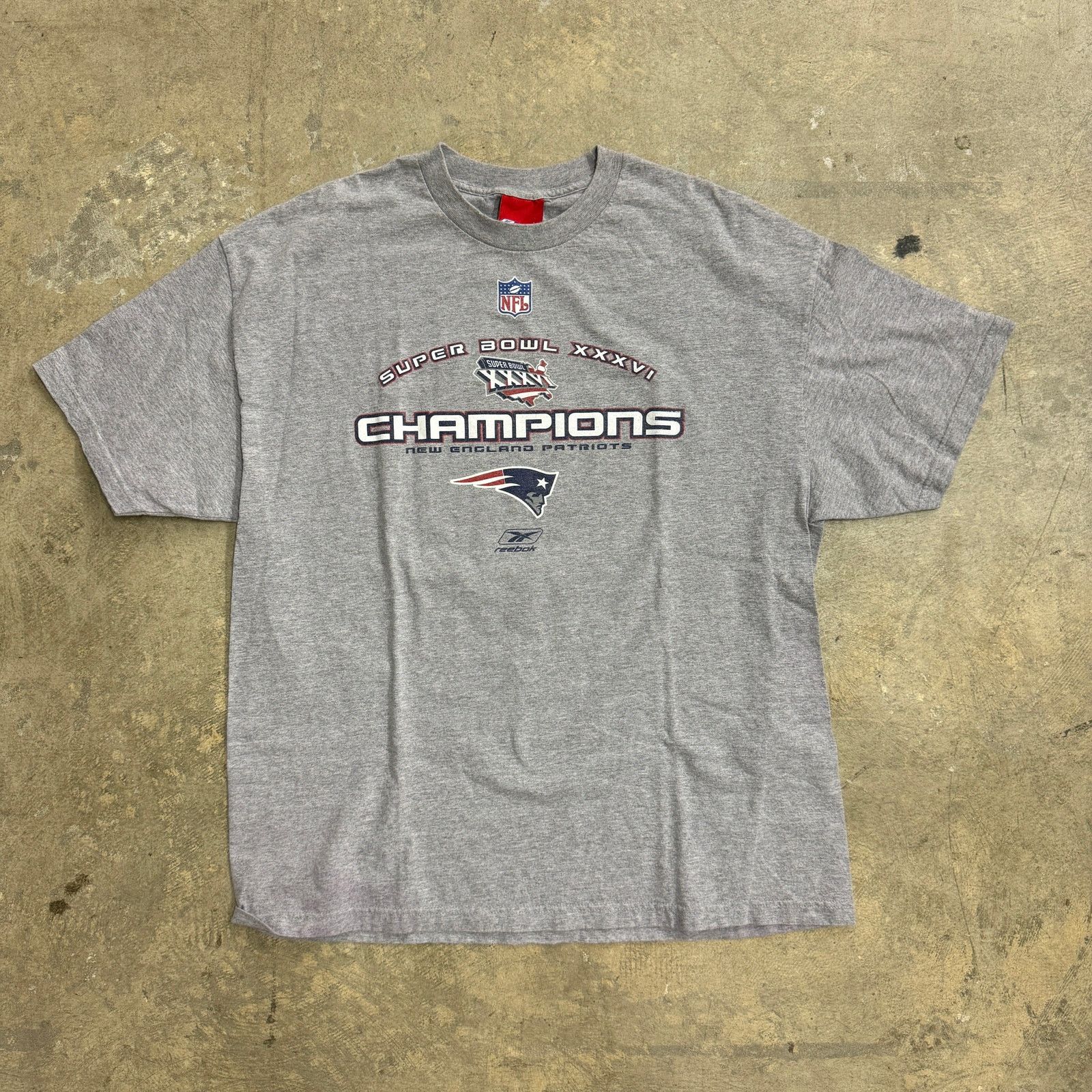 NFL Super Bowl 36 New England Patriots Champions Tee Sz XL Size US XL / EU 56 / 4 - 1 Thumbnail