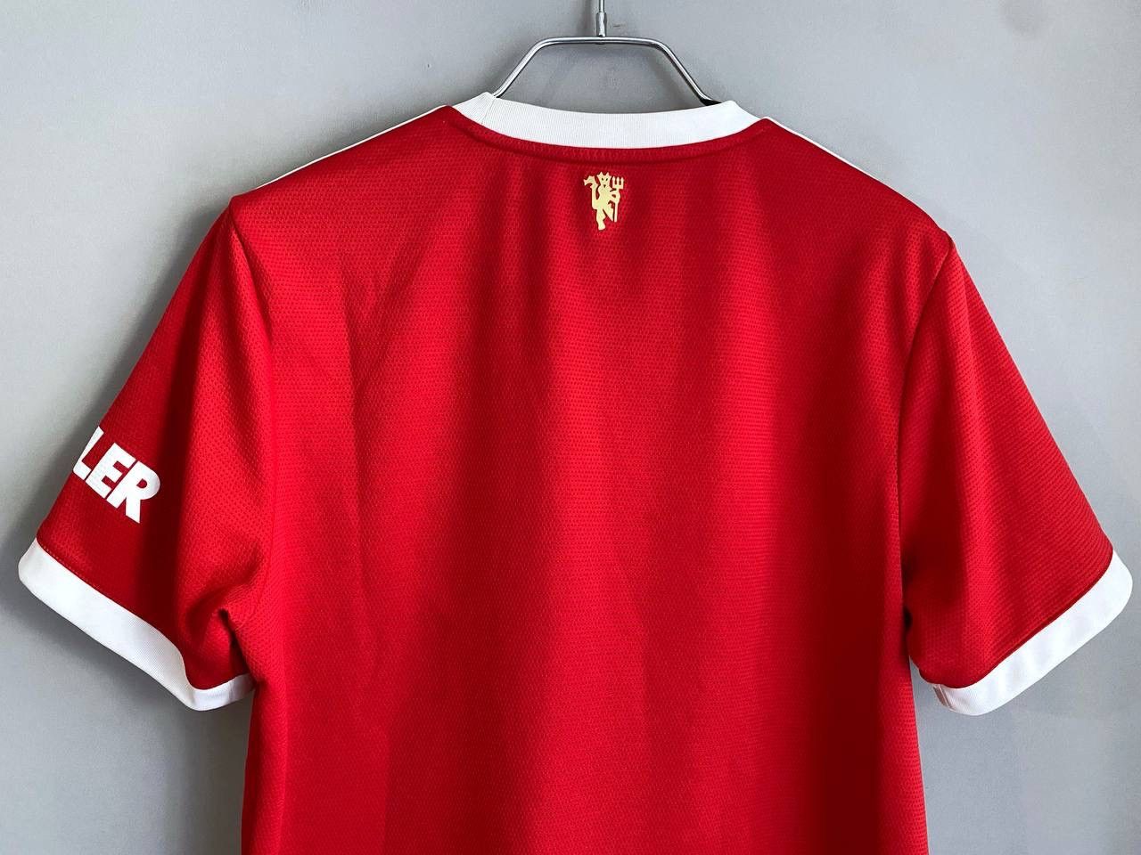 Adidas Manchester United 2021/22 Home Soccer Jersey, Size M H31447 Size US M / EU 48-50 / 2 - 10 Thumbnail