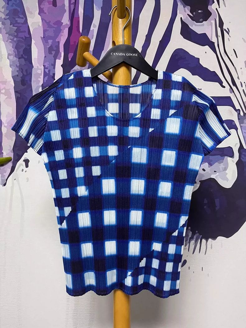 Issey Miyake issey miyake size:4 Blue watermelon seed short sleeves Size XXS / US 00 / IT 34 - 1 Thumbnail