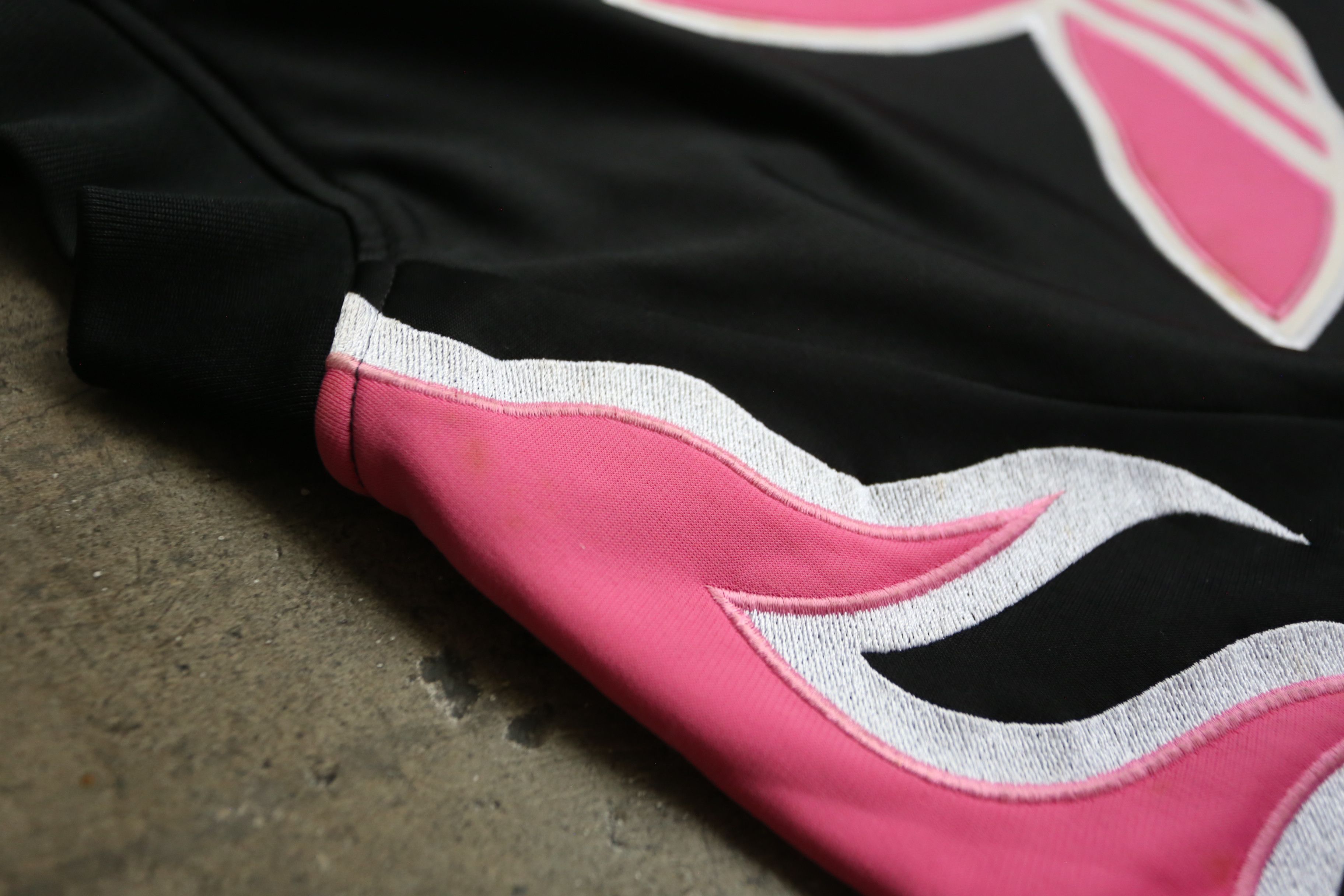Adidas × Jeremy Scott Adidas - Jeremy Scott - S/S 11 - Pink Flames Bomber Jacket Size US L / EU 52-54 / 3 - 7 Thumbnail