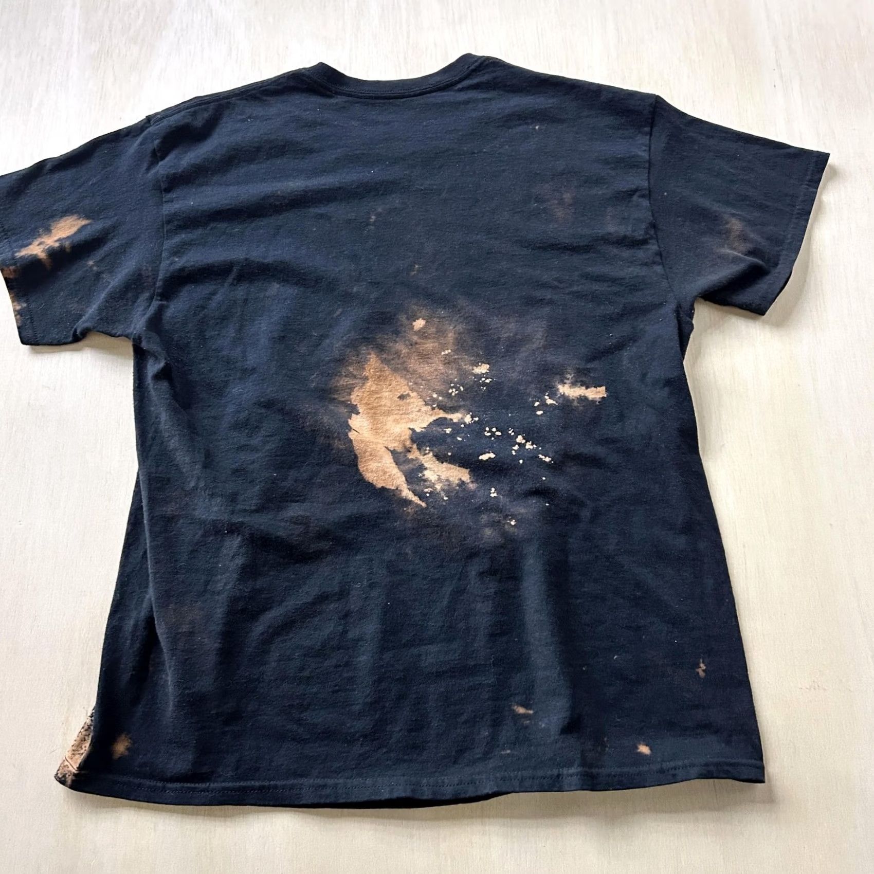 Gildan Luke Combs Shirt Mens Large Black Bleach-Splatter Graphic T-Shirt Gildan Size US L / EU 52-54 / 3 - 4 Thumbnail