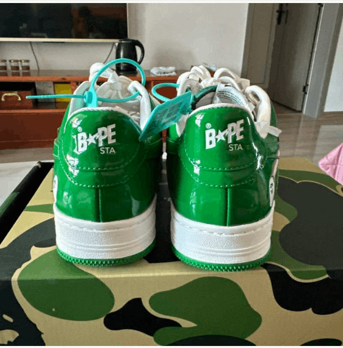 Bape A BATHING APE low-top men's white and green Size US 9.5 / EU 42-43 - 2 Thumbnail