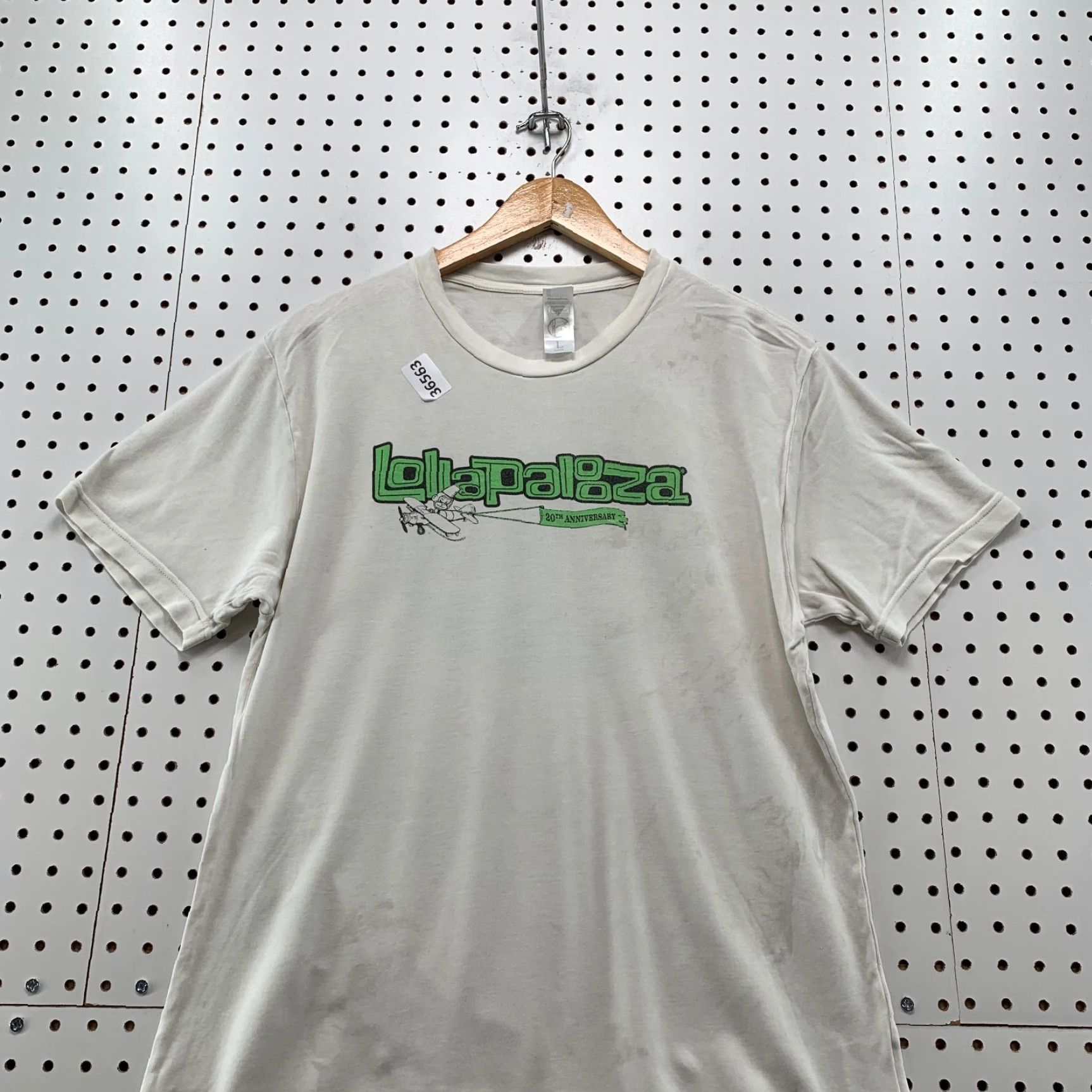 Vintage Lollapalooza 2011 Shirt Mens L White Distressed Music Chicago Festival 20.5x28 Size US L / EU 52-54 / 3 - 6 Thumbnail