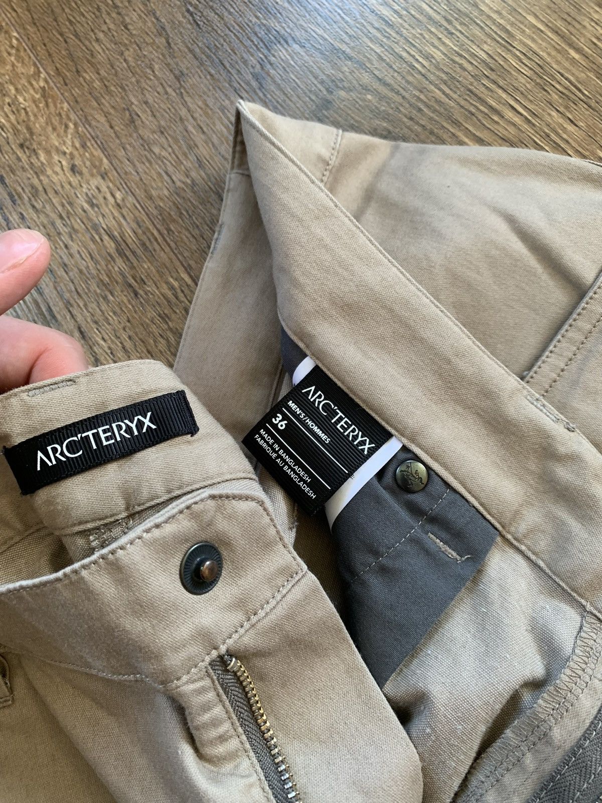 Arc'teryx Shorts Arc’teryx sz L-XL CA#34438 Size US 43 - 6 Thumbnail