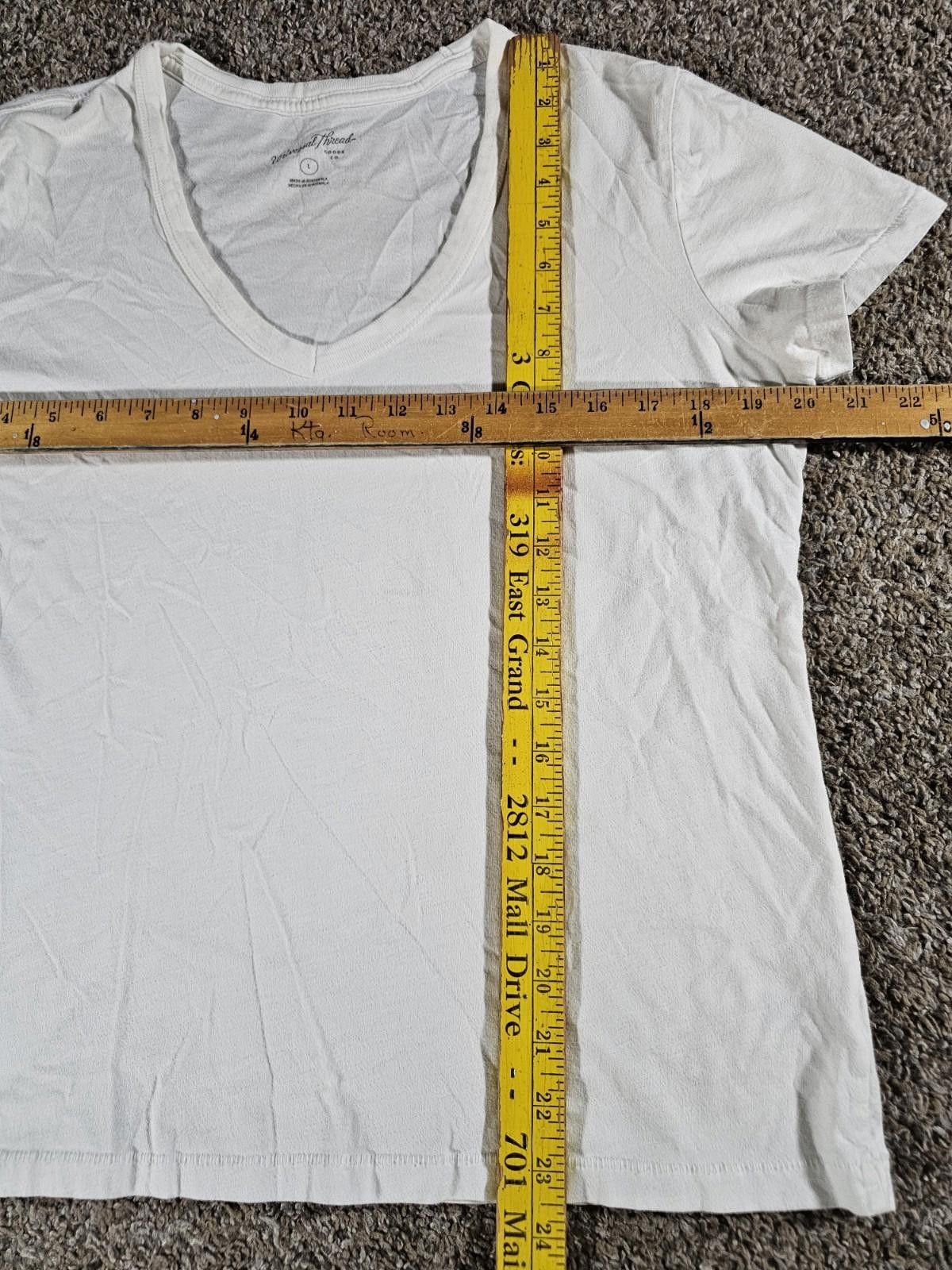 Other Universal Thread white vneck L Size L / US 10 / IT 46 - 4 Thumbnail