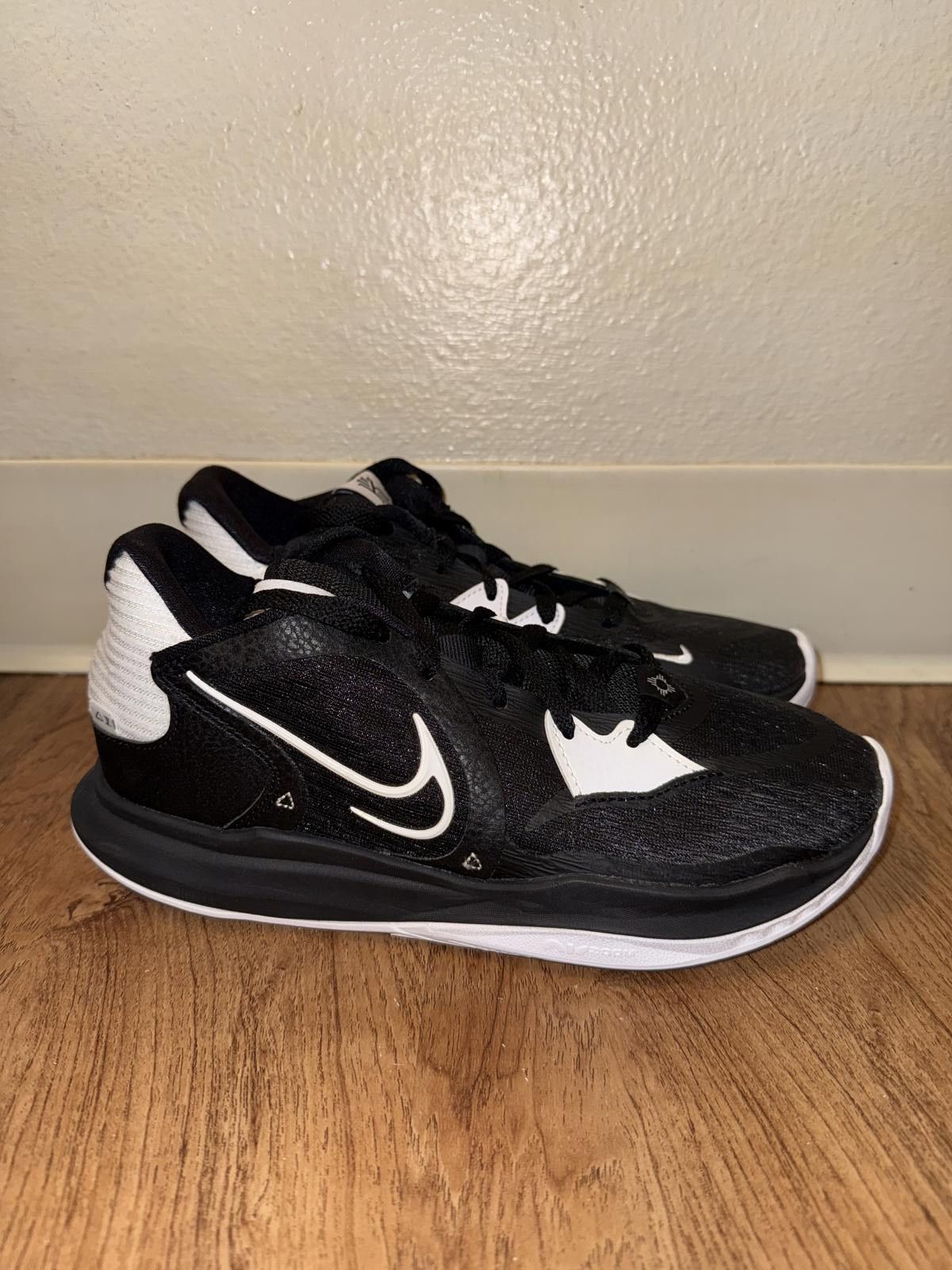Nike Kyrie 5 Low TB Black White