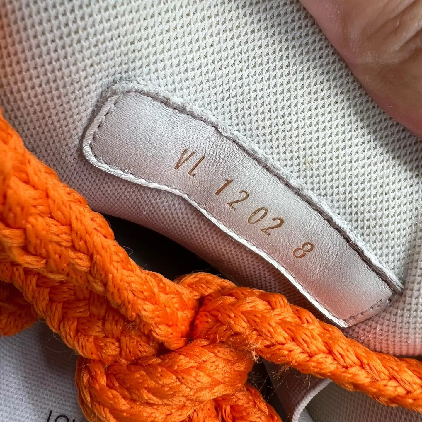 Louis Vuitton lv maxi white & orange 42 original box Size US 9 / EU 42 - 8 Thumbnail