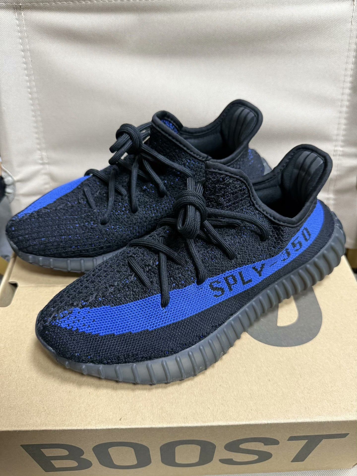 Yeezy Yeezy Blue Lowtop Sneakers 39 Men Size US 6.5 / EU 39-40 - 1 Thumbnail
