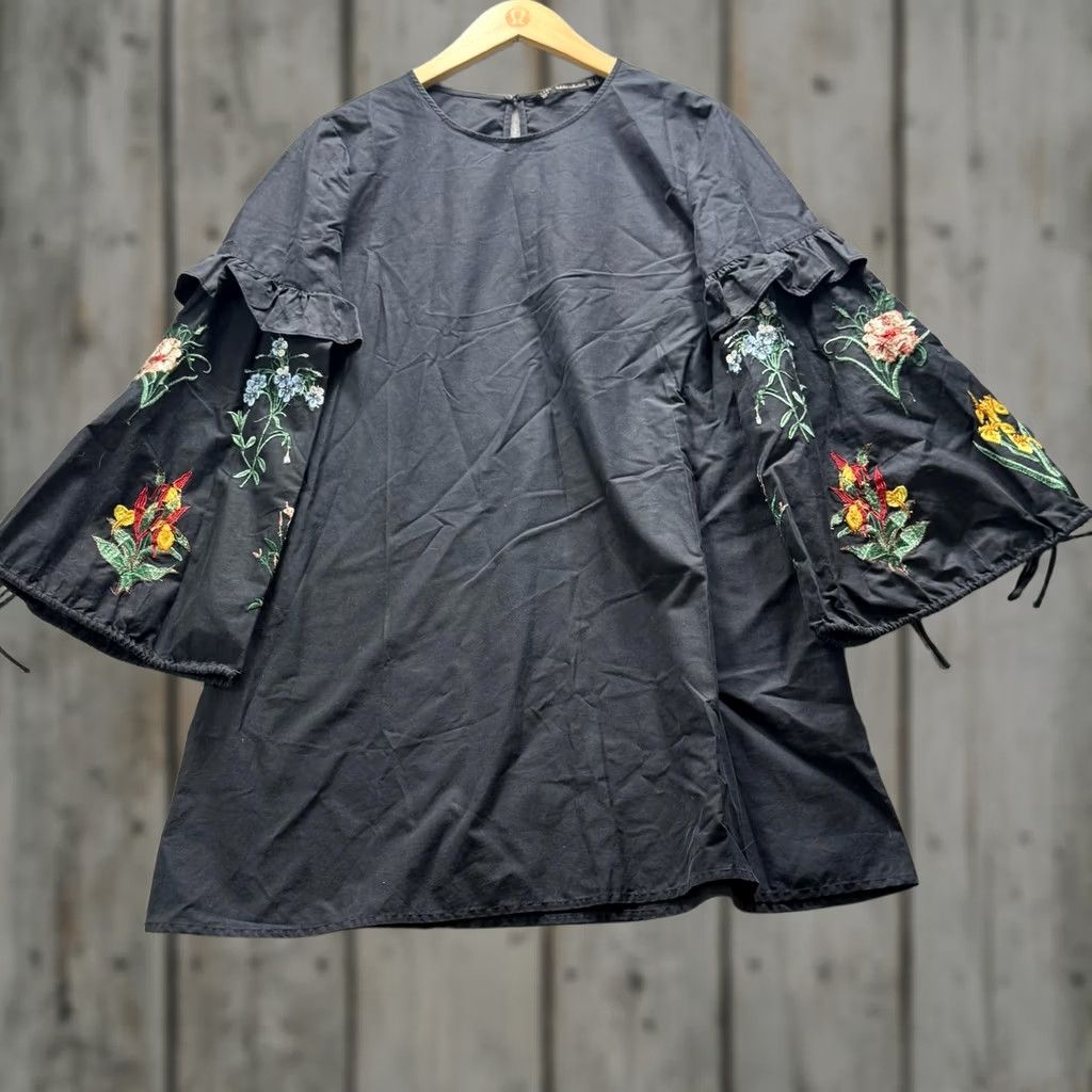 zara black floral embroidered dress ZARA BLACK FLORAL EMBROIDERED DRESS Size S Ref. 0881/291