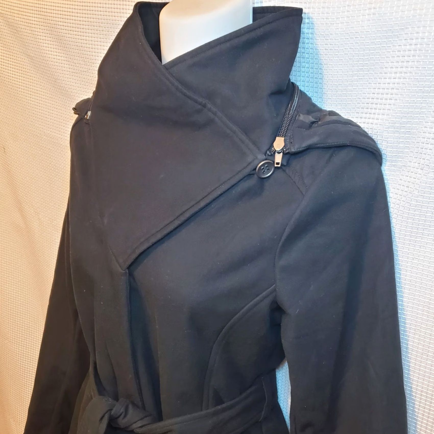 Anthropologie Anthropologie Mia Melons Everglades Hooded Rain Jacket Black Solid Mid-Length Zip Belt Long Sleeve Women S Black Size S / US 4 / IT 40 - 5 Thumbnail