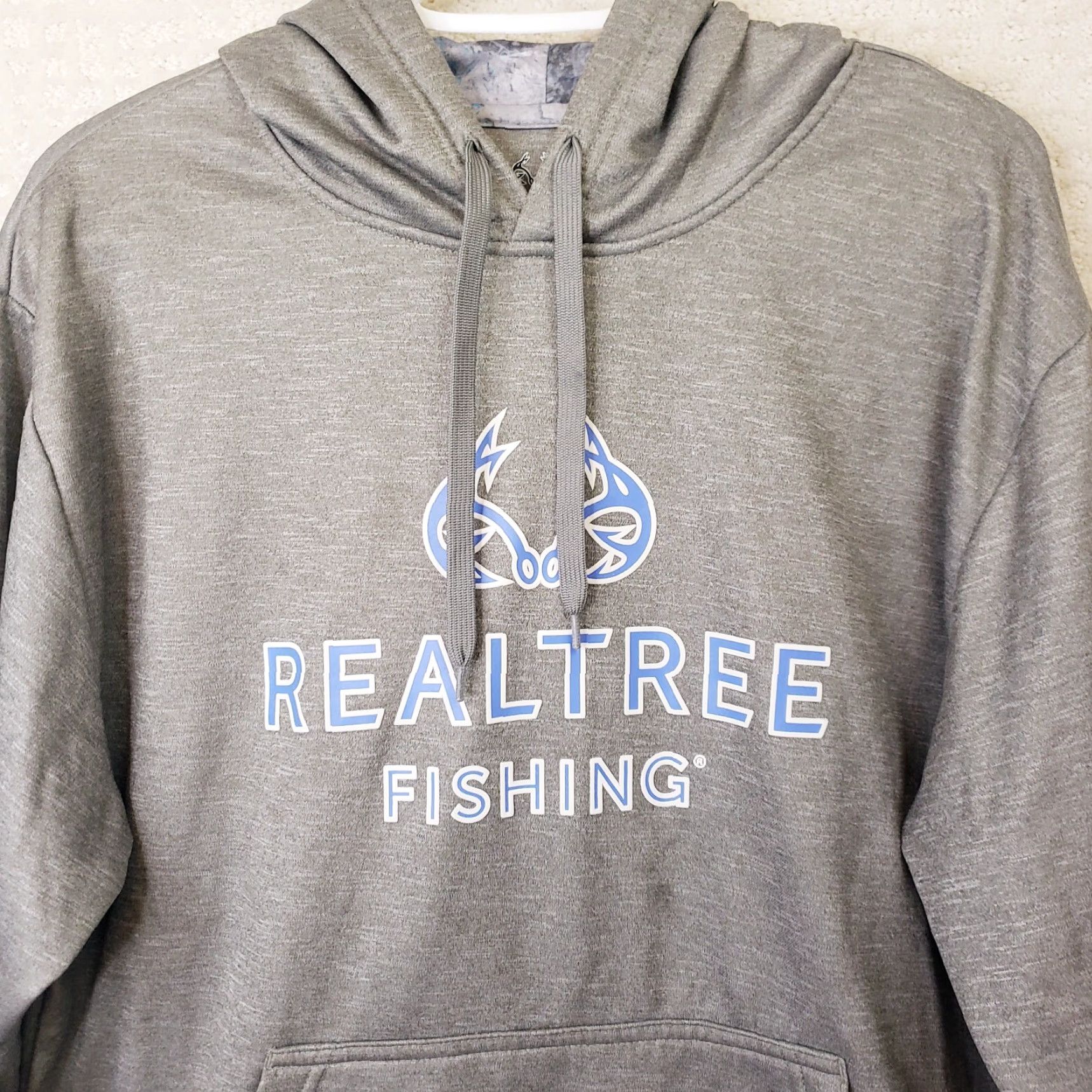 Realtree Realtree Hoodie Pullover M 38/40 Mens Medium Gray Knit Polyester Kangaroo Pockets Front Graphic Fishing Outdoor 90s Decade Style? Size US M / EU 48-50 / 2 - 3 Thumbnail