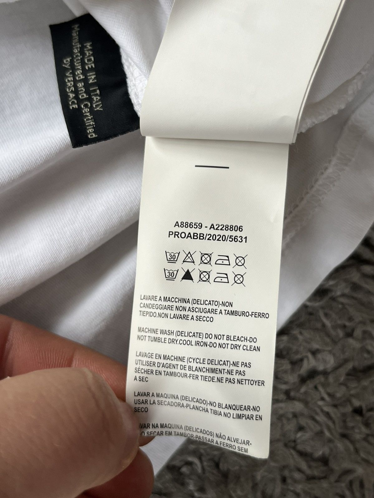 Versace Vintage Tee Versace BIG LOGO Streetwear Size US S / EU 44-46 / 1 - 12 Thumbnail