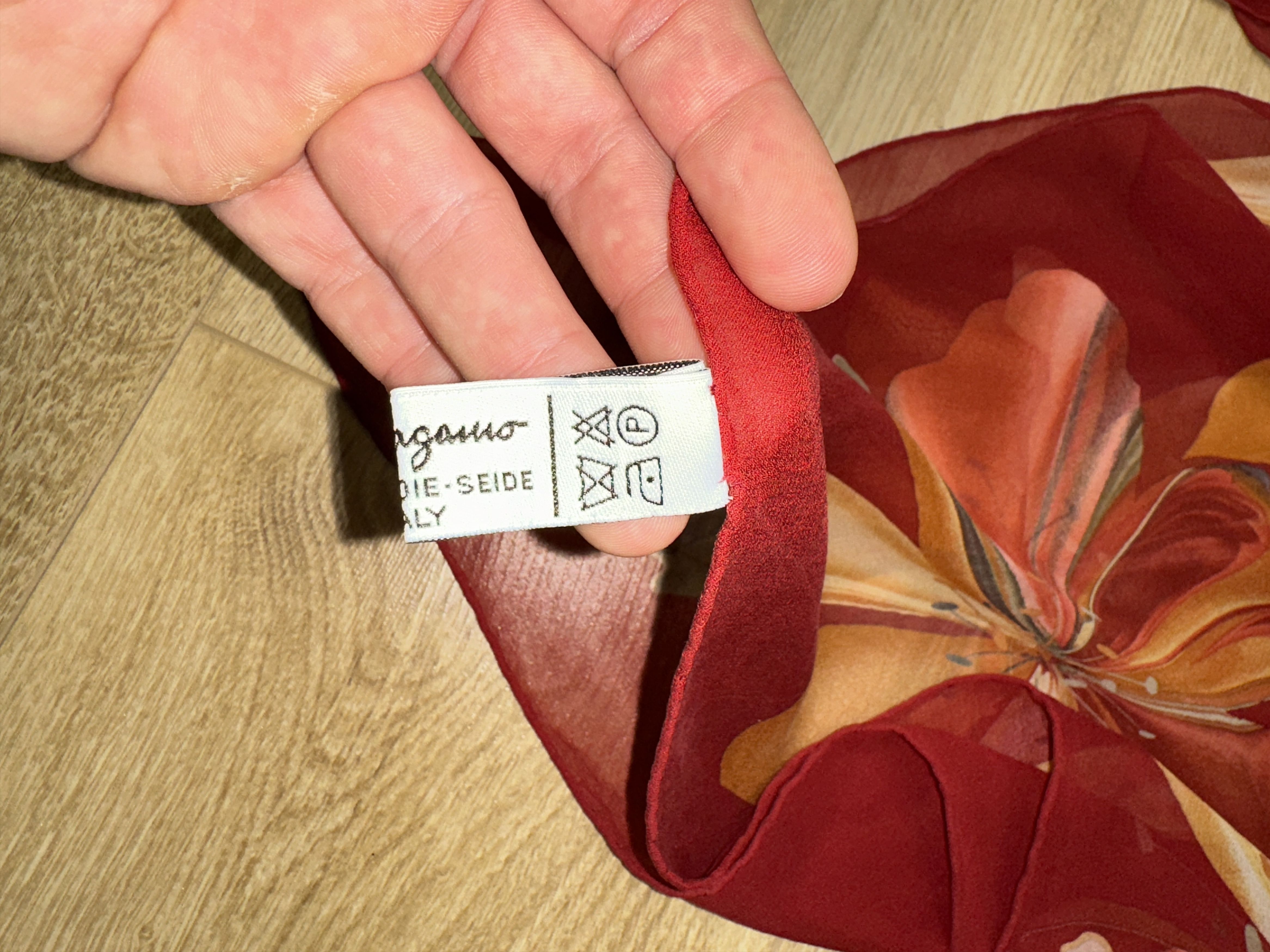 Salvatore Ferragamo Salvatore Ferragamo 100% Silk Floral Square Scarf Red 80cm Size ONE SIZE - 5 Thumbnail