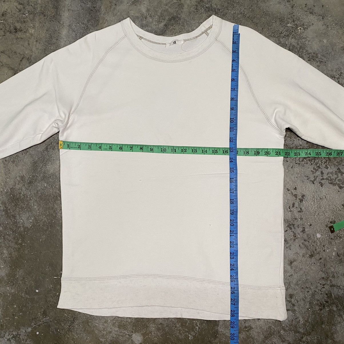 Issey Miyake Vintage 90’s Issey Miyake IS distressed Sweatshirt Size US L / EU 52-54 / 3 - 10 Thumbnail