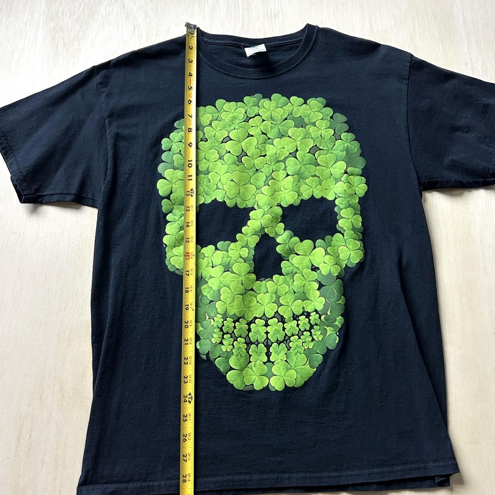 Vintage Lucky Shirt Mens Large Black Shamrock Skull St Patricks Day Graphic Tee T-Shirt Size US L / EU 52-54 / 3 - 5 Thumbnail