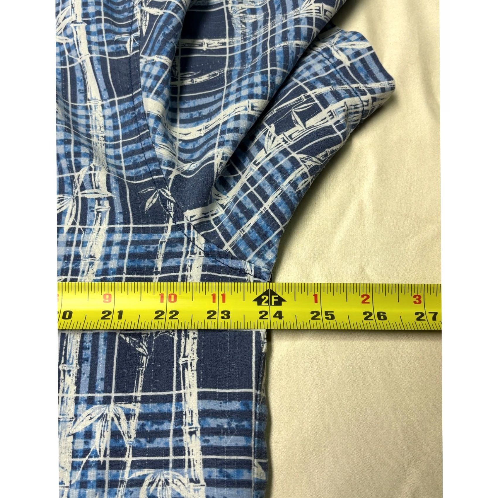 Tommy Bahama Tommy Bahama Mens Large Blue Bamboo Plaid Silk Blend Short Sleeve Button Up Shirt Size US 33 - 8 Thumbnail
