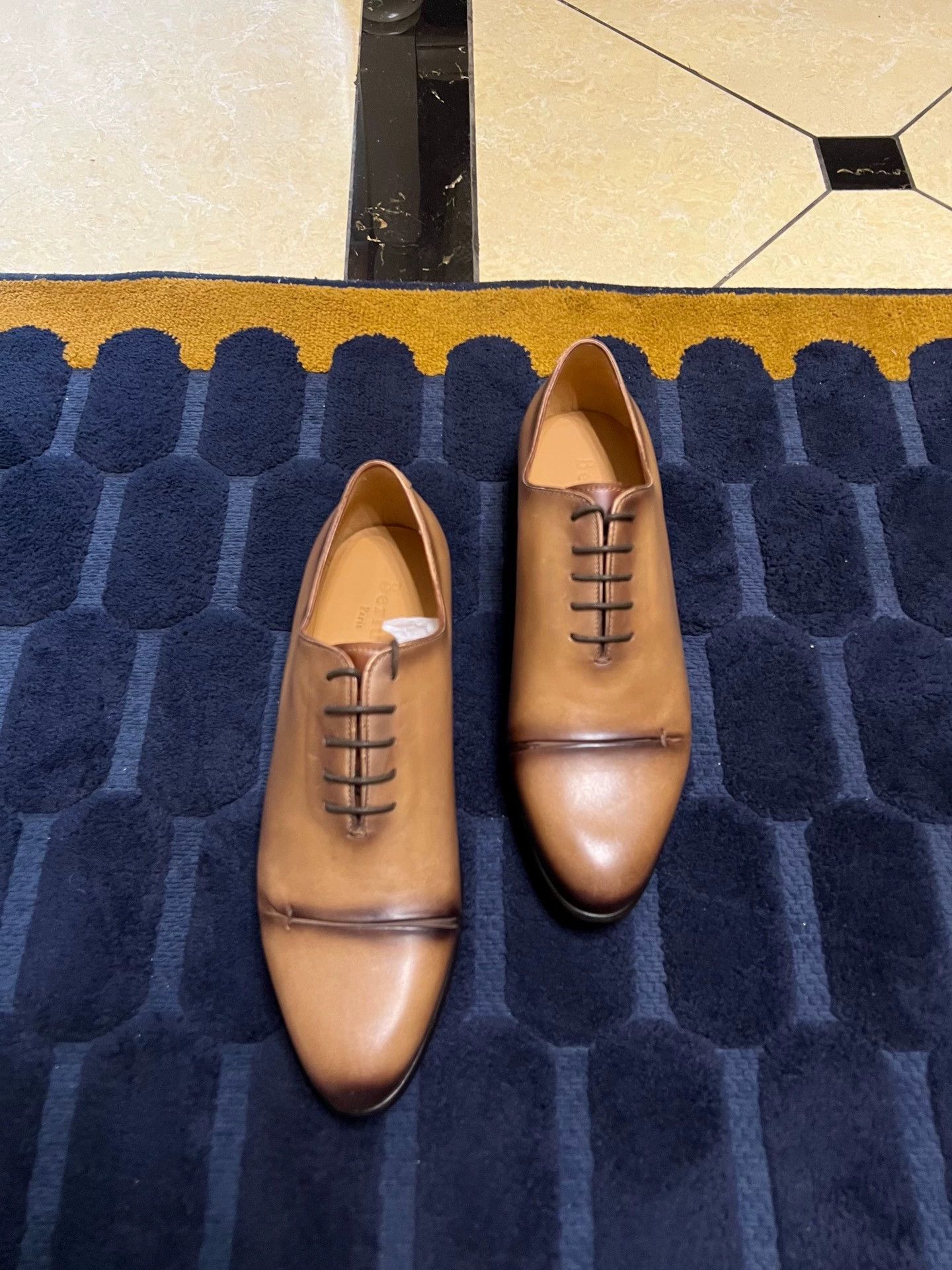 Berluti Berluti US6 Oxford Galet Stitch Venice Calf Minor sole wear Size US 6 / EU 39 - 1 Thumbnail