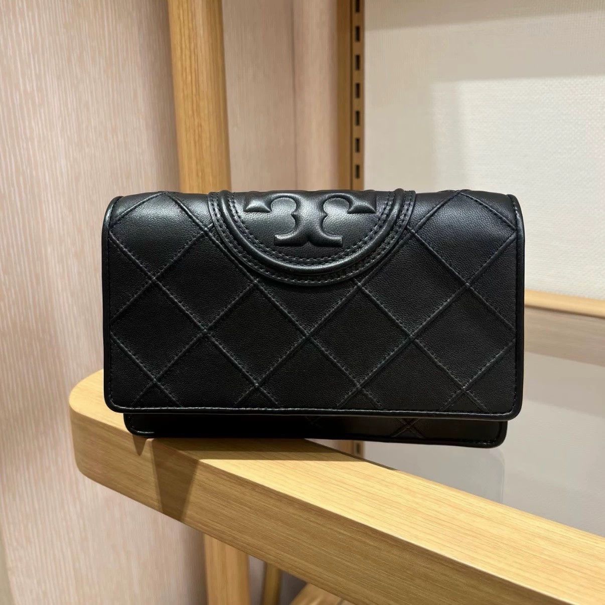 Tory Burch Tory Burch Fleming Black Chain Bag 19x4x12 Size ONE SIZE - 1 Thumbnail