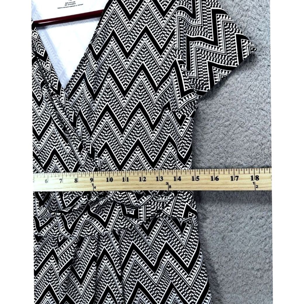 Talbots Talbots Wrap Dress Womens Medium Petite Black White Geometric Nylon Blend Ladies Geometric Pattern Short Sleeve V-Neck Pullover Casual Dress Size M / US 6-8 / IT 42-44 - 7 Thumbnail