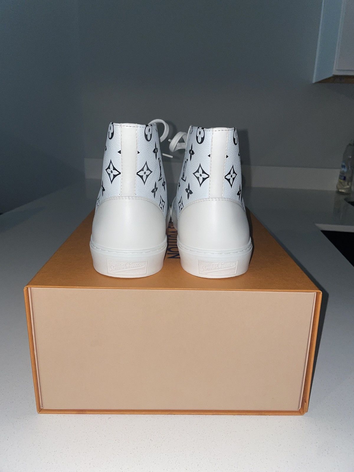 Louis Vuitton Louis Vuitton High Top Tattoo Monogram Sneakers Size US 10 / EU 43 - 3 Thumbnail
