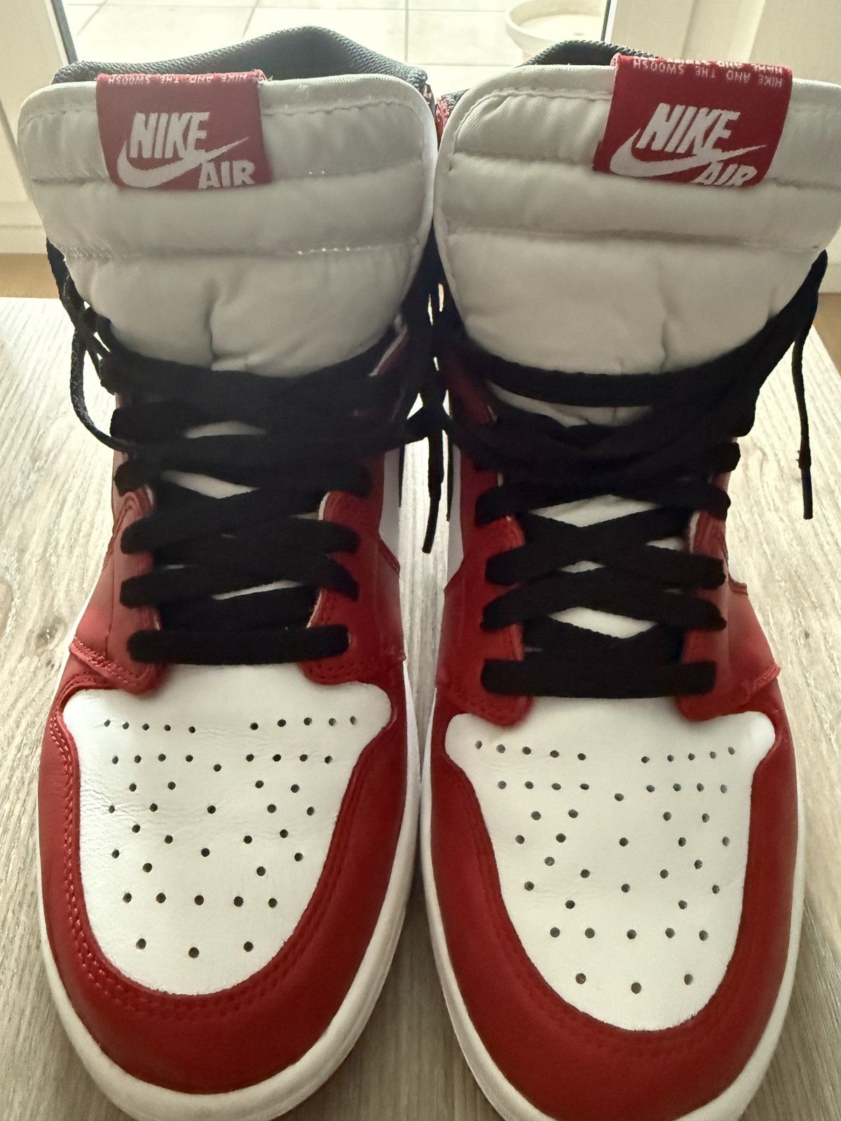 Nike Nike Air Jordan 1 Chicago 2015 Size US 11 / EU 44 - 9 Thumbnail