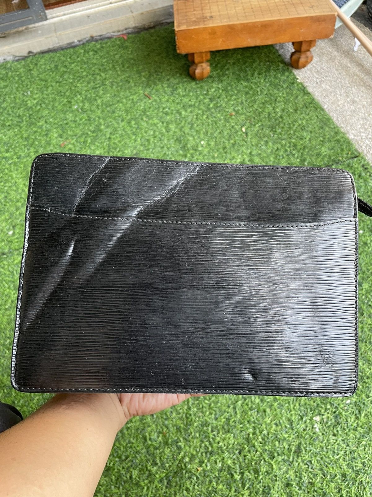 Louis Vuitton Authentic Louis Vuitton Black Epi Leather Clutch Bag Size ONE SIZE - 19 Thumbnail
