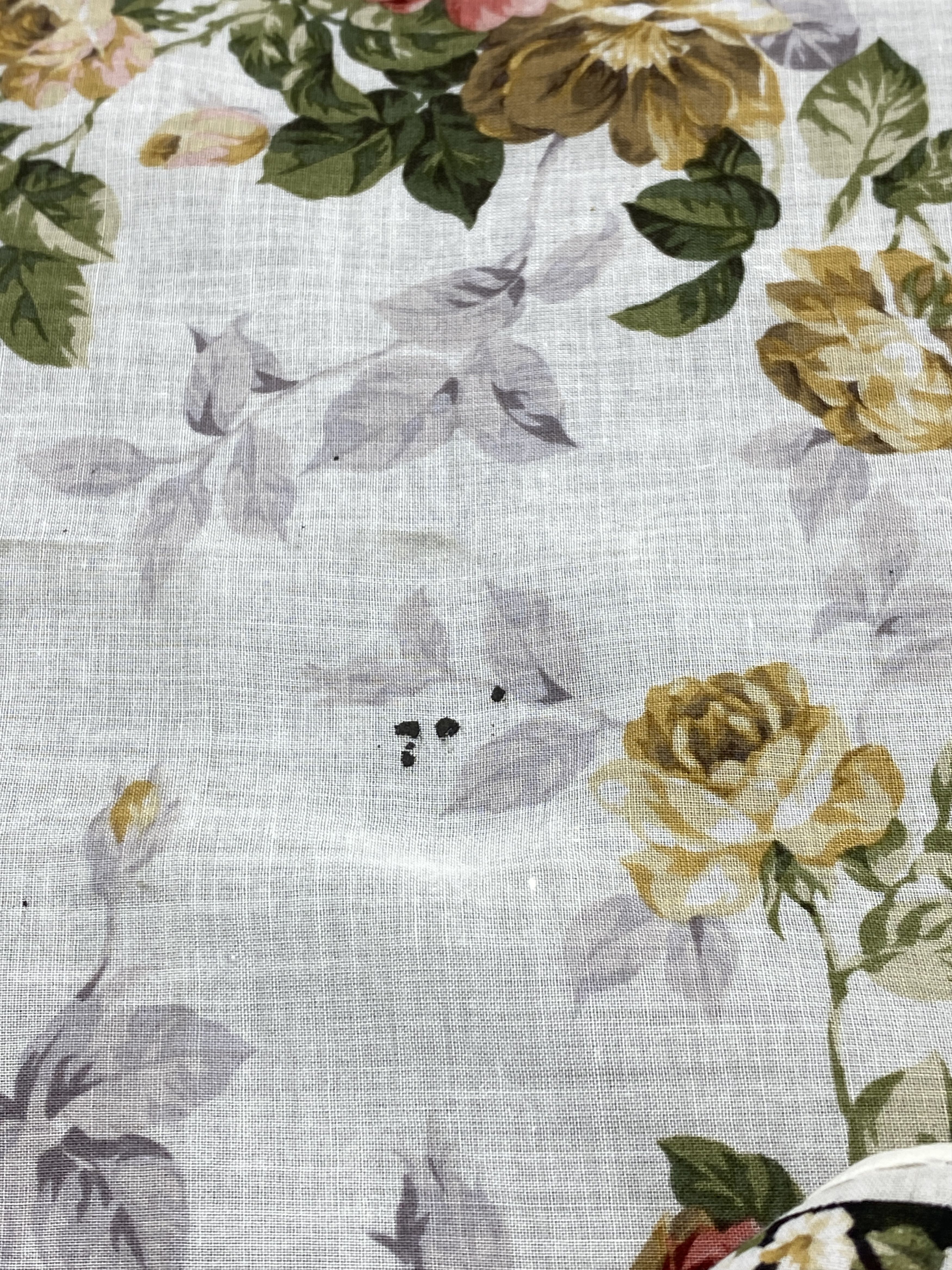 Yves Saint Laurent Yves Saint Laurent Handkerchief / Neckerchief HKC1121 Size ONE SIZE - 8 Thumbnail