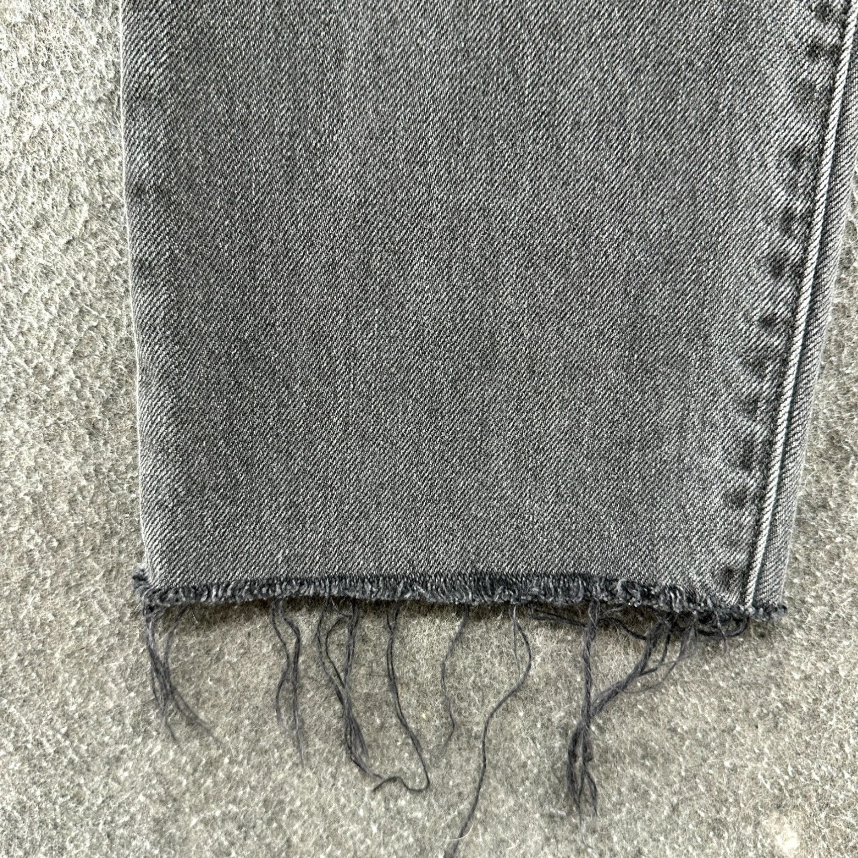 Levi's Levi's 501 Jeans Women 27x29 Black Straight Leg Regular Fit Distressed 5-Pocket Denim Modern Gray Wash Size 27" / US 4 / IT 40 - 7 Thumbnail