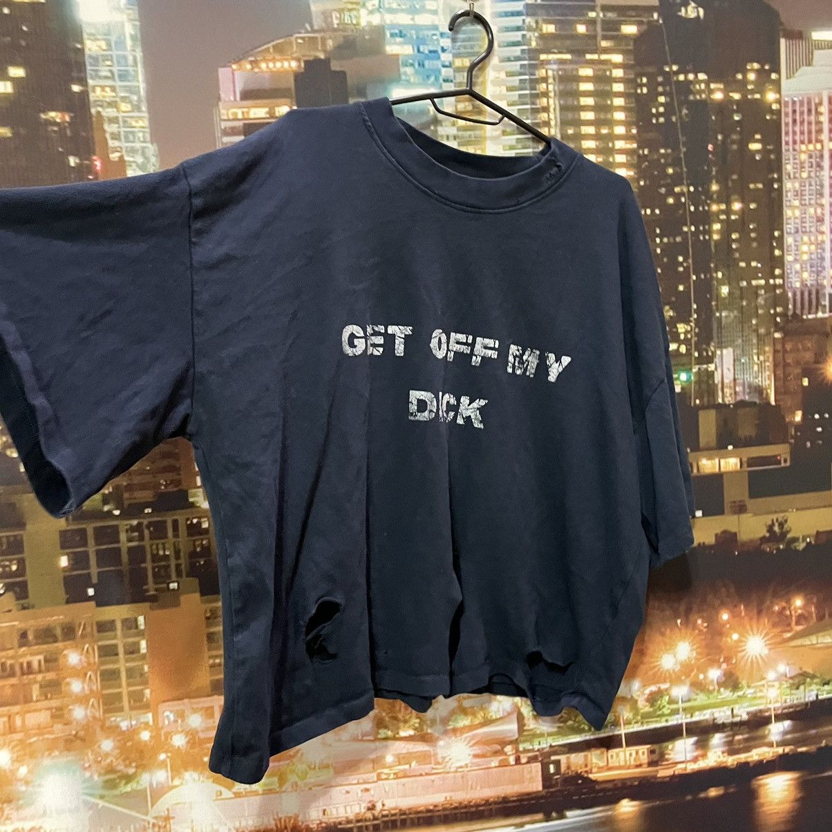 Vintage Vintage 90s Graphic Tee Thrashed Sun Faded Humor Streetwear Size US M / EU 48-50 / 2 - 3 Thumbnail