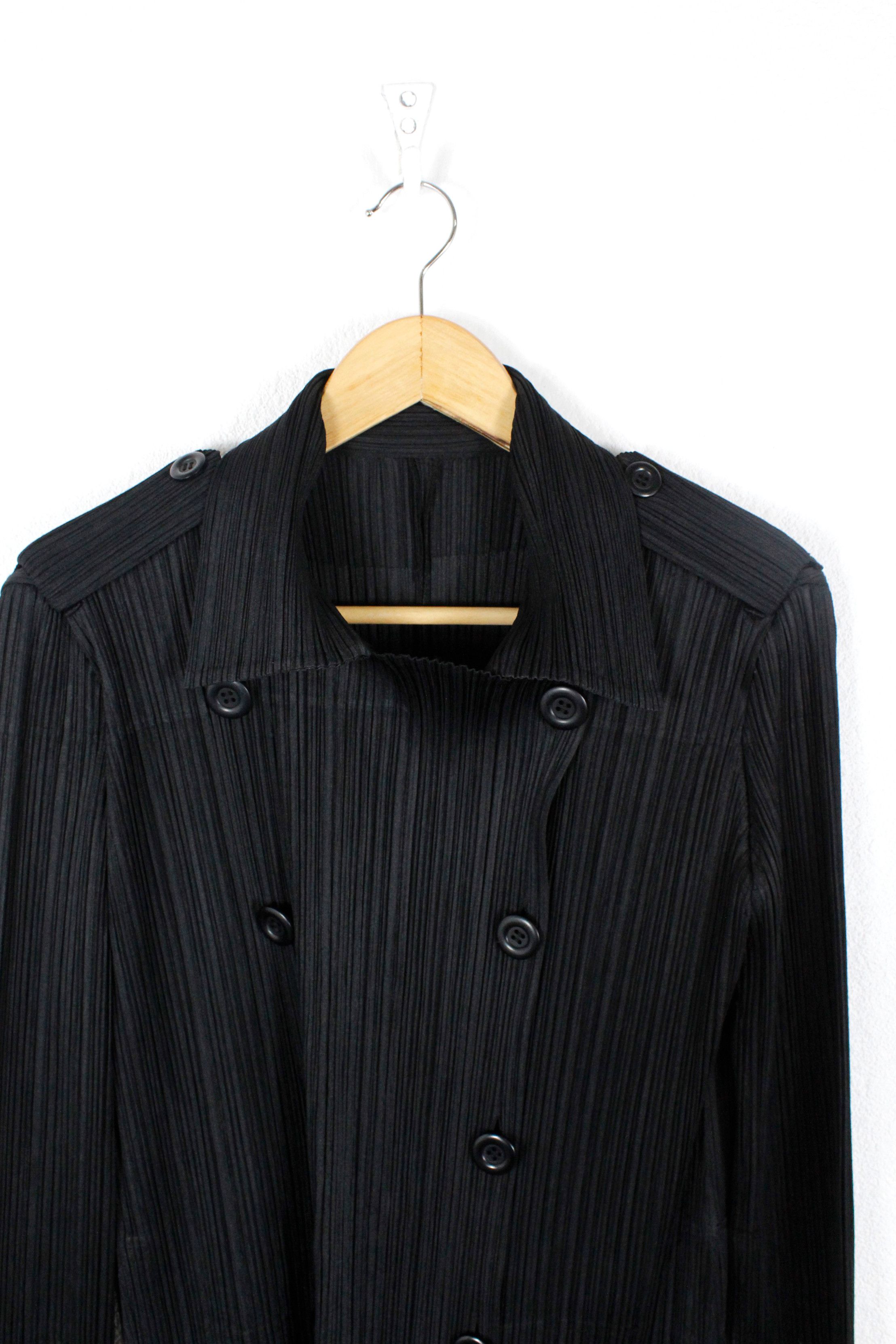 Issey Miyake × Pleats Please Issey Miyake Issey Miyake Pleats Please Black Double Breasted Jacket Size US S / EU 44-46 / 1 - 3 Thumbnail