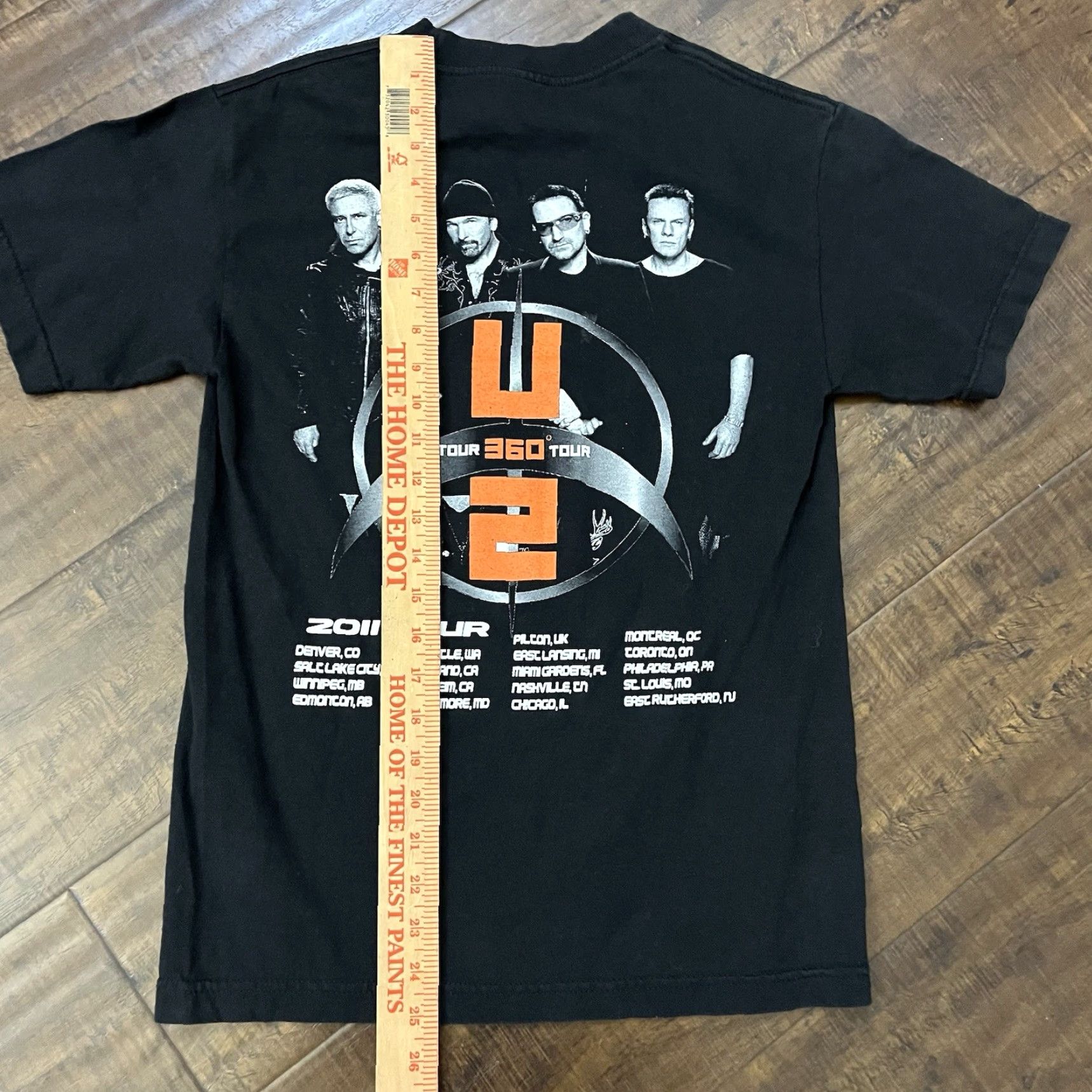Vintage VINTAGE U2 360 Tour T-Shirt Mens S Black Short Sleeve Music 2009 Band Rock Bono (Adult Small) Size US S / EU 44-46 / 1 - 7 Thumbnail