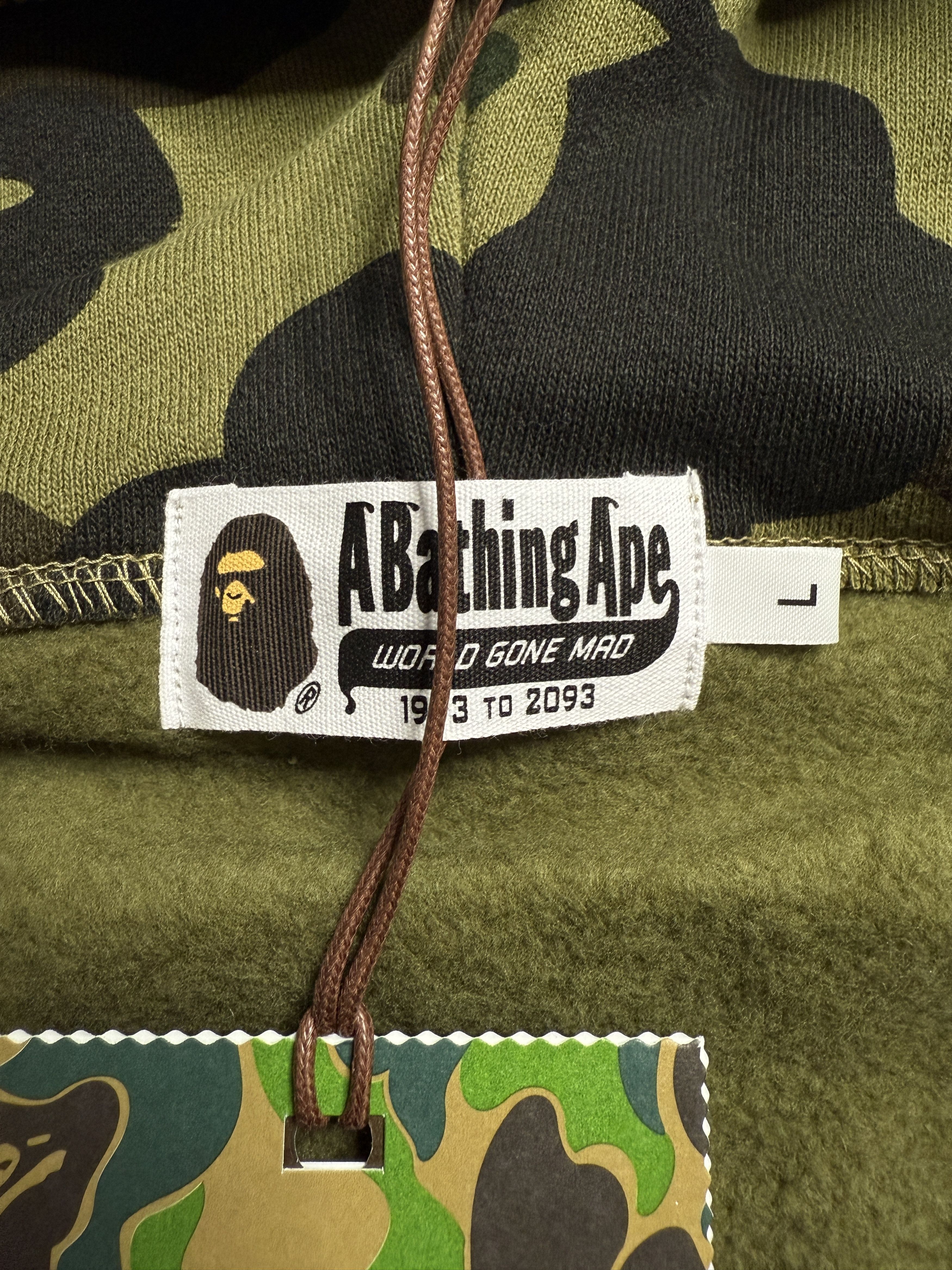Bape 1ST CAMO SHARK FULL ZIP HOODIE (2022) Size US L / EU 52-54 / 3 - 9 Thumbnail