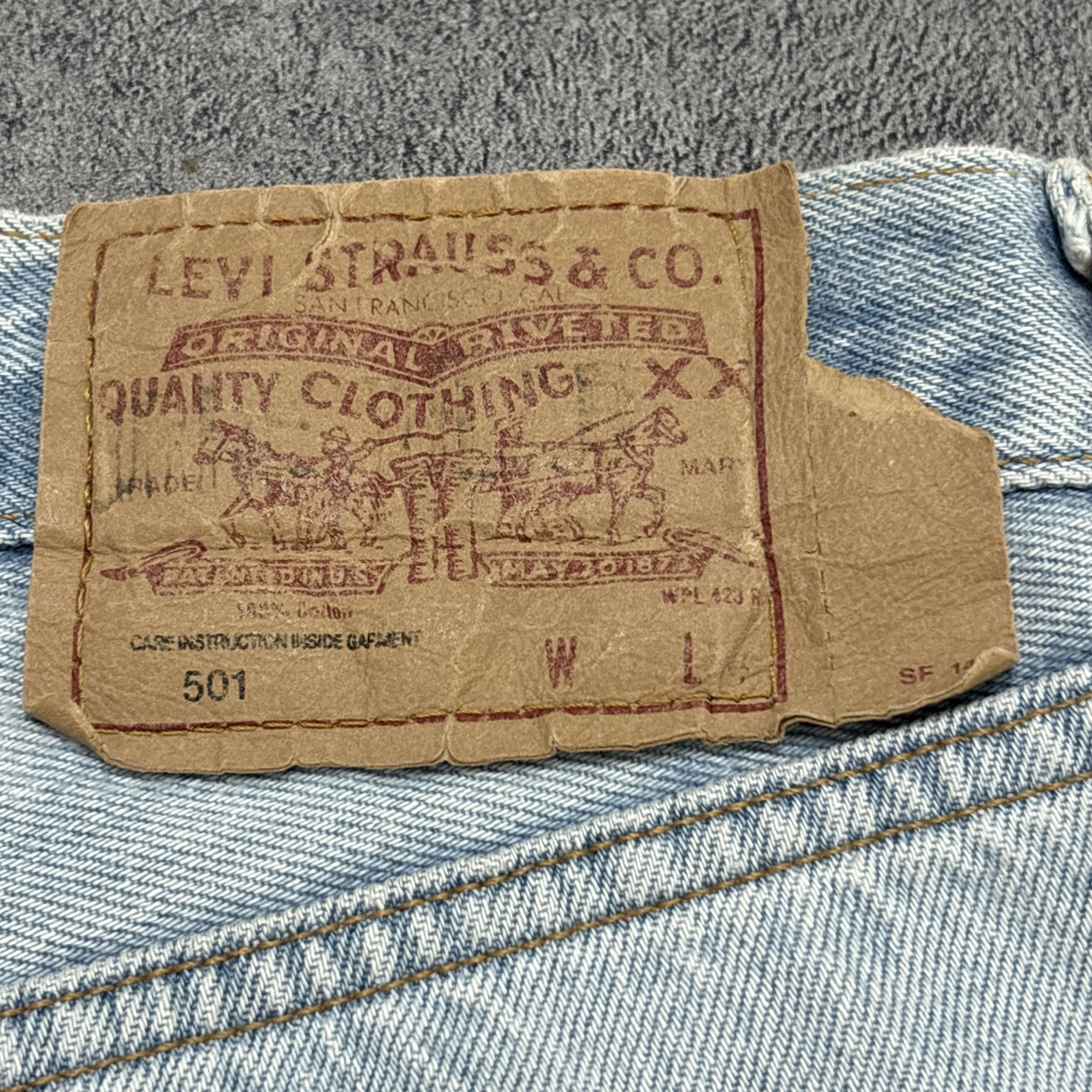 Levi's Vintage Levis 501 Jeans 90s Button Fly 36x34 Made In USA Size US 36 / EU 52 - 16 Thumbnail