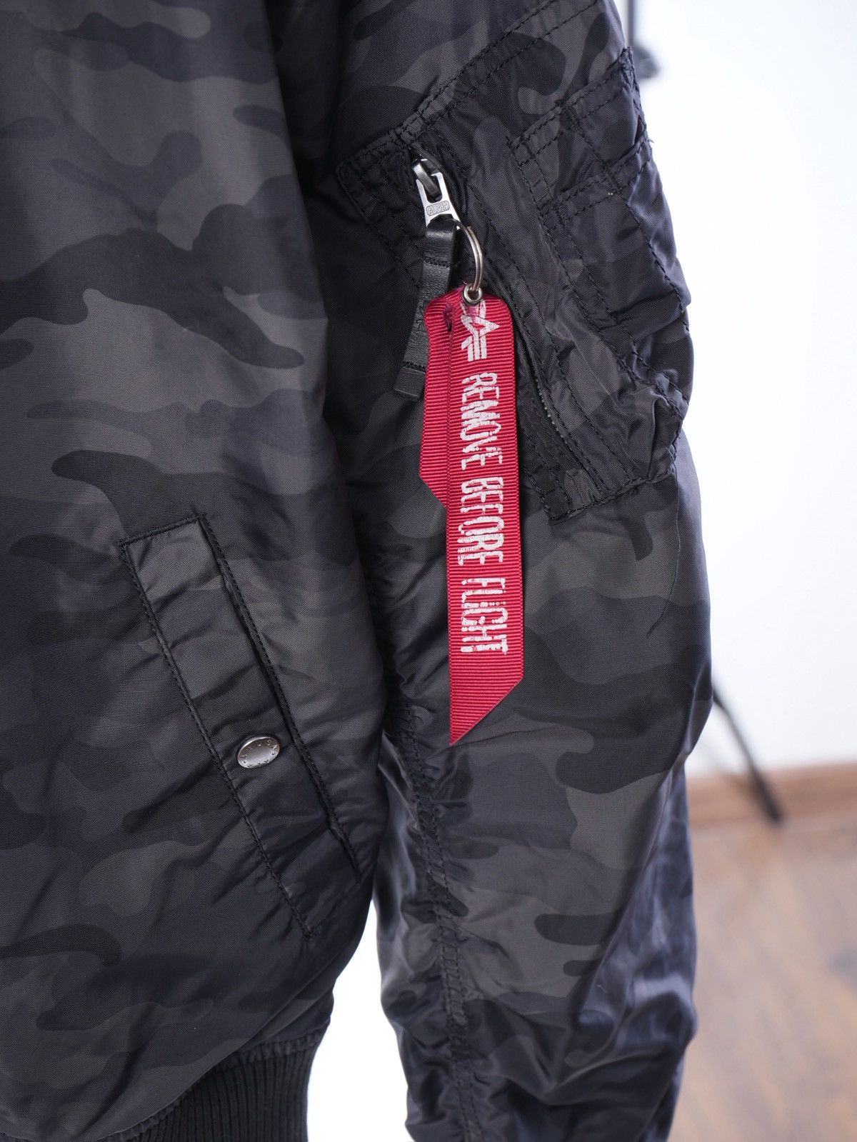 Alpha Industries Alpha Industries Camo Bomber Jacket L Size US XL / EU 56 / 4 - 3 Thumbnail