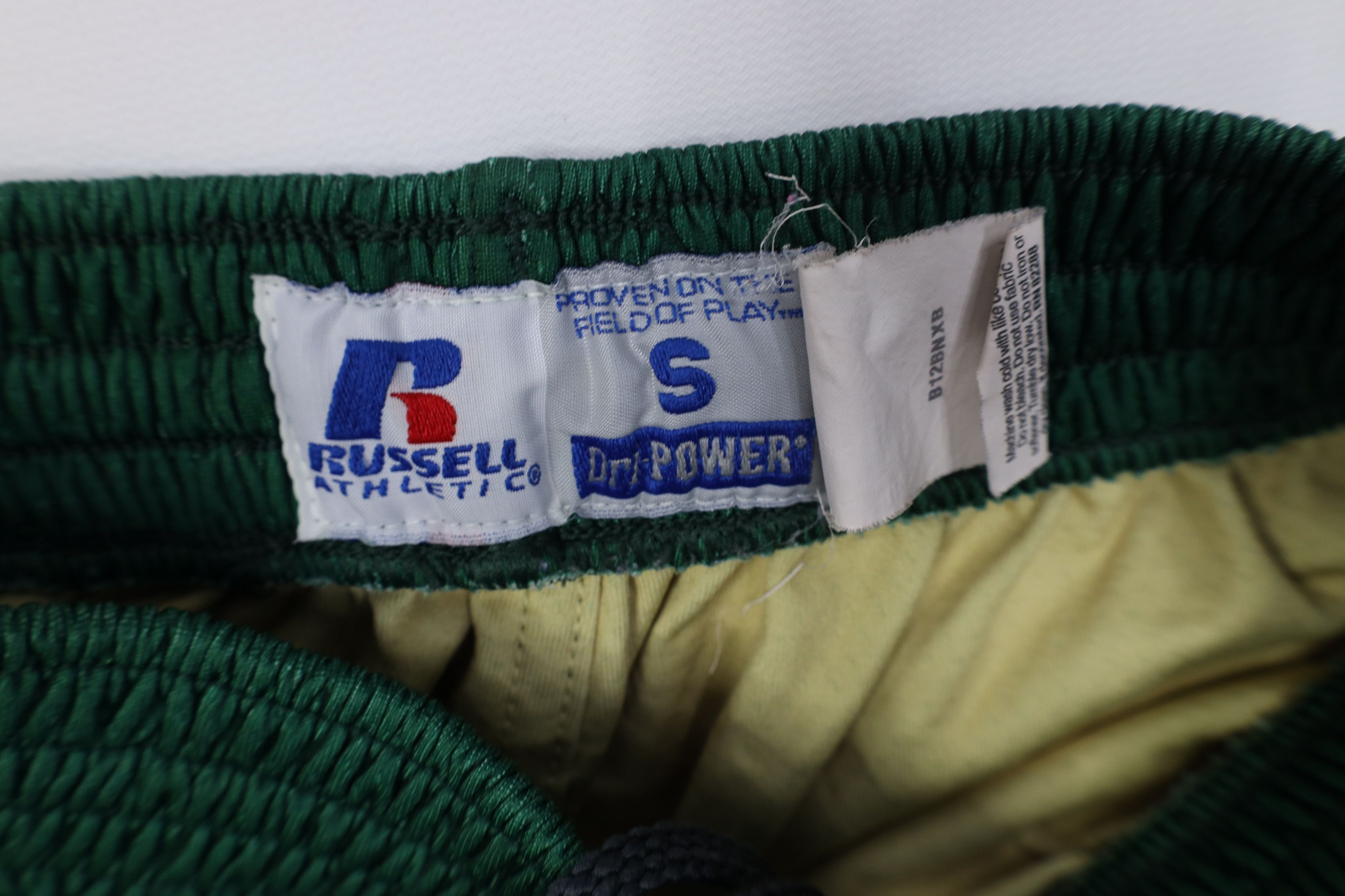 Russell Athletic Vintage 90s Russell Athletic Above Knee Basketball Shorts Size US 30 / EU 46 - 6 Thumbnail
