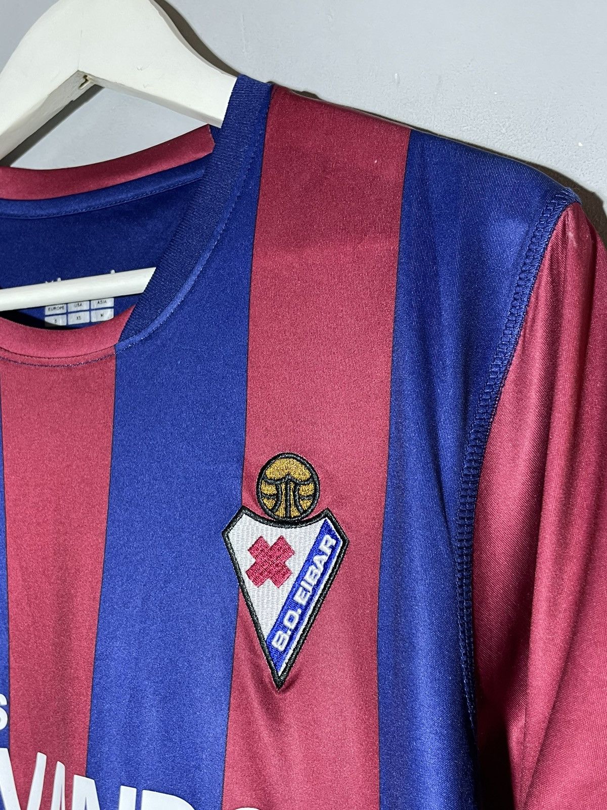 Hummel Eibar Hummel 2014/15 Home Y2k Football Shirt Soccer Jersey Size US S / EU 44-46 / 1 - 5 Thumbnail