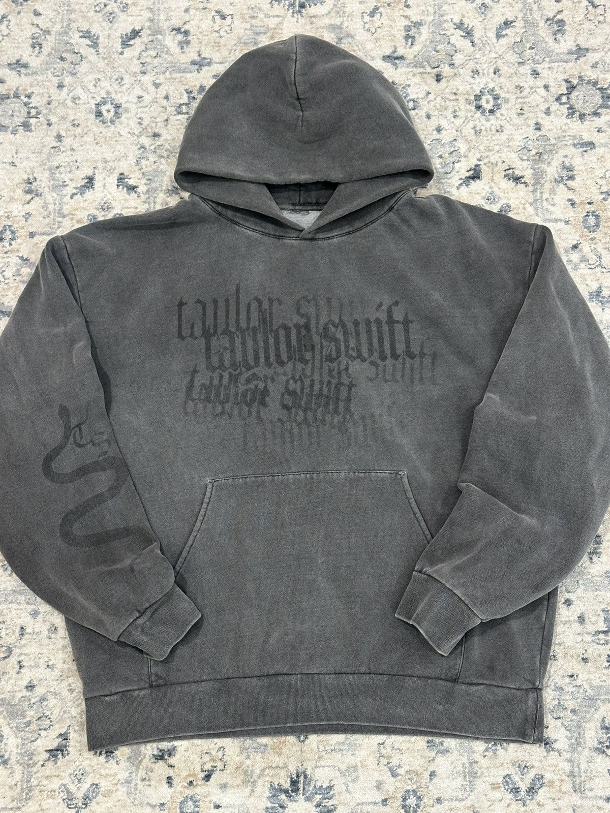 Other Taylor Swift Official Merch Reputation Hoodie Size M/L Size L / US 10 / IT 46 - 2 Thumbnail