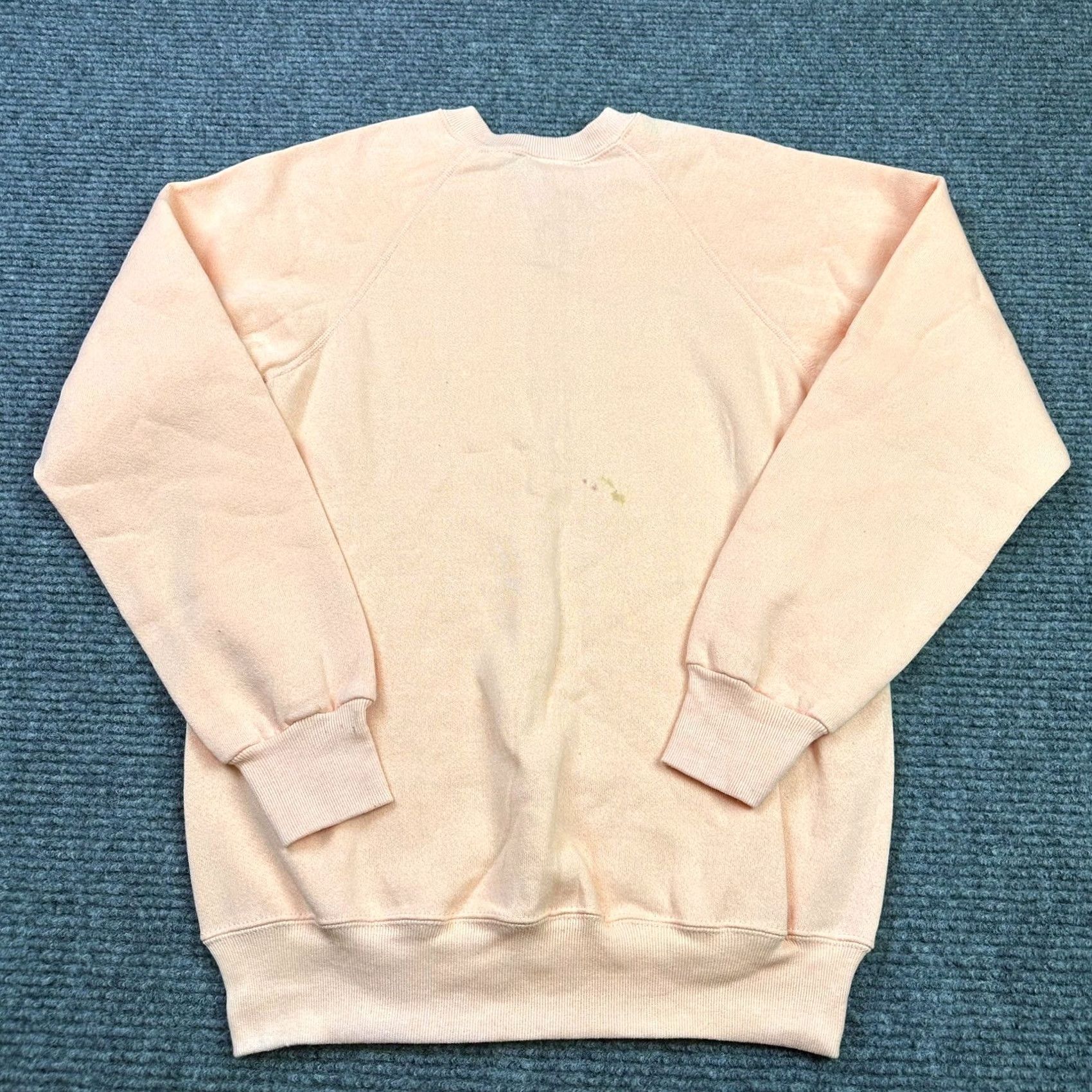 Vintage VINTAGE Bassett Walker Raglan Crewneck Sweatshirt Adult M 50/50 Cotton Polyester Pastel Orange 90s Mens Womens Unisex Sweatshirt Size US M / EU 48-50 / 2 - 3 Thumbnail