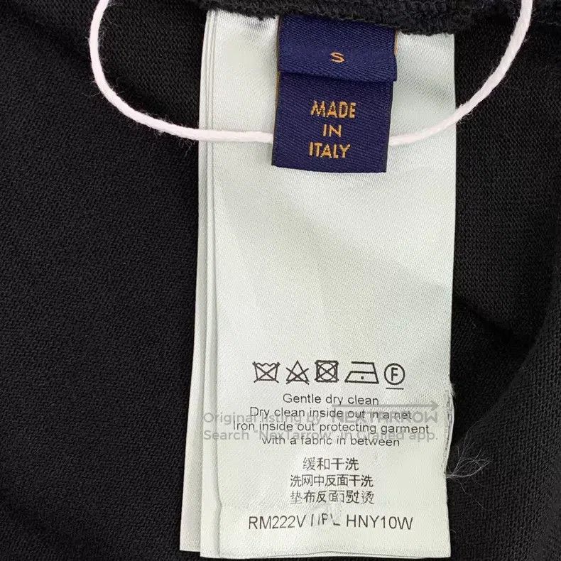 Louis Vuitton Louis Vuitton 22 black pocket logo embroidered cotton crew Size US S / EU 44-46 / 1 - 6 Thumbnail