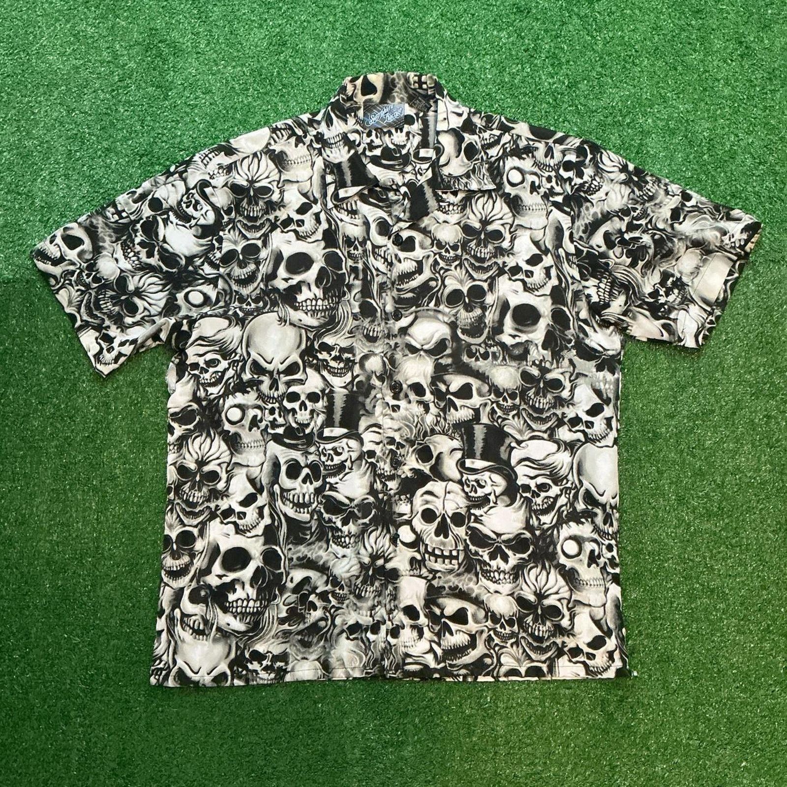 Vintage Vintage Y2K Sapphire Lounge AOP Skull And Bones Button Up Size US L / EU 52-54 / 3 - 1 Thumbnail