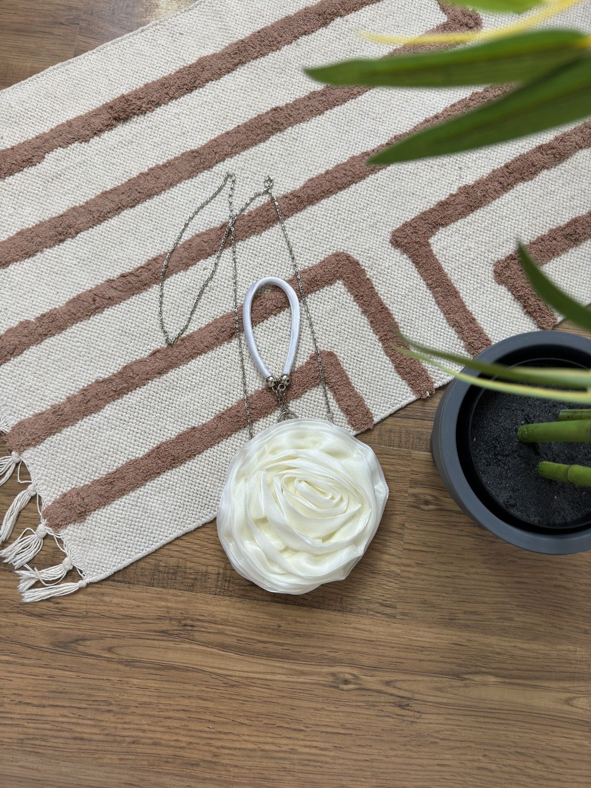 Vintage VINTAGE CUTE ROSE CHAINS HANDLE BAG Size ONE SIZE - 1 Thumbnail