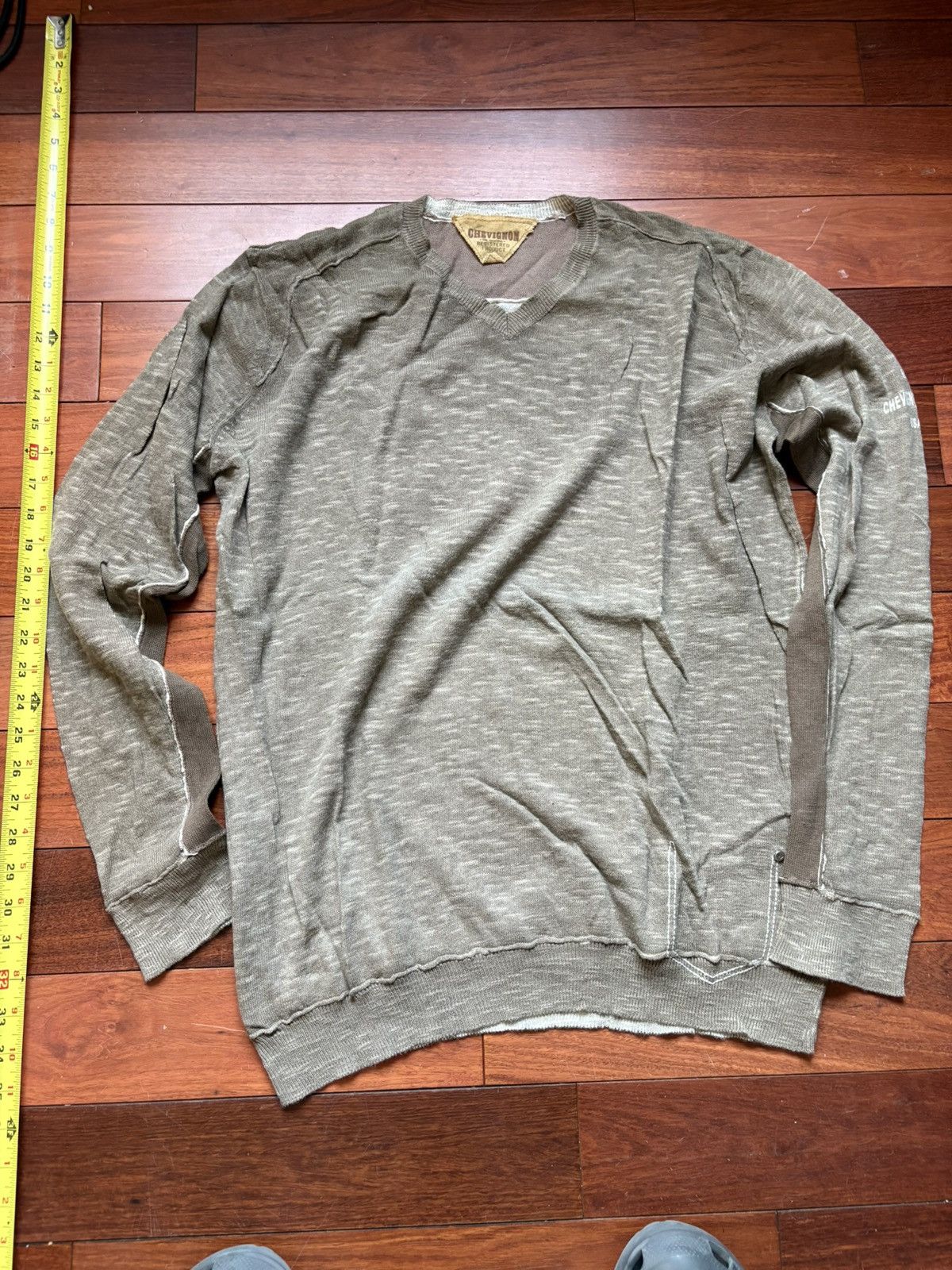 Chevignon Chevignon vintage v neck long sleeve Size US L / EU 52-54 / 3 - 1 Thumbnail