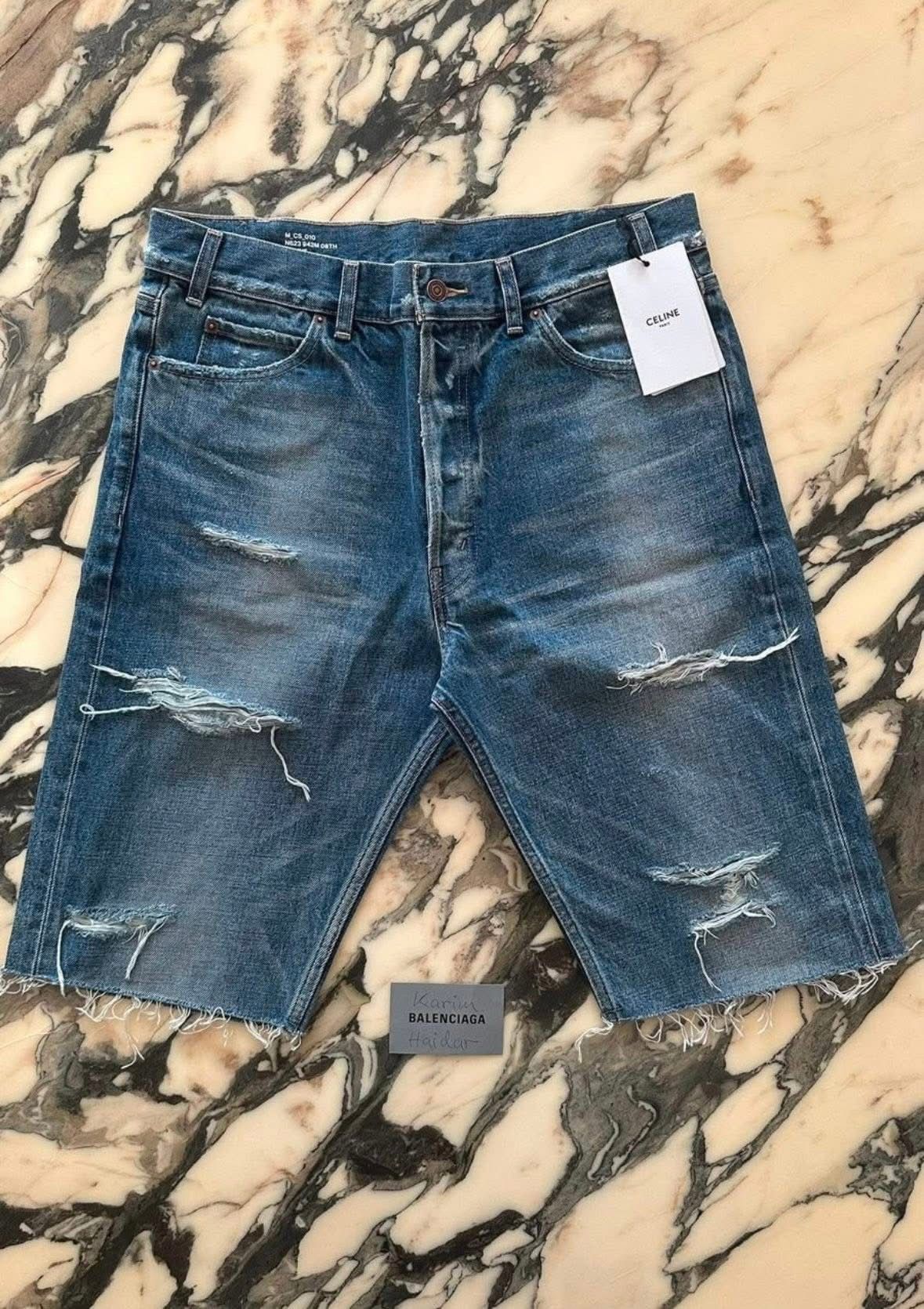 Celine Celine shortskurt mid rise shorts in destroyed thrashed Size US 34 / EU 50 - 1 Thumbnail
