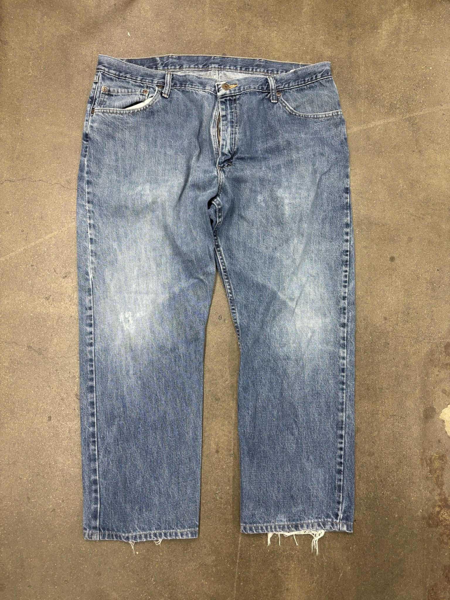 Wrangler Vintage Light Wash Denim Wrangler Jeans Co Straight Jeans Size US 40 / EU 56 - 1 Thumbnail