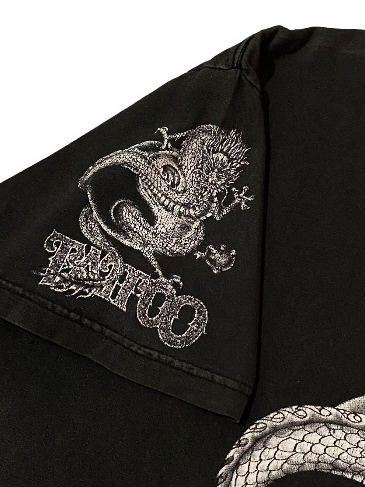 Beauty Beast × Vintage Vintage Bootleg Solid Rock Dragon Warrior Tattoo Tshirt Size US L / EU 52-54 / 3 - 5 Thumbnail