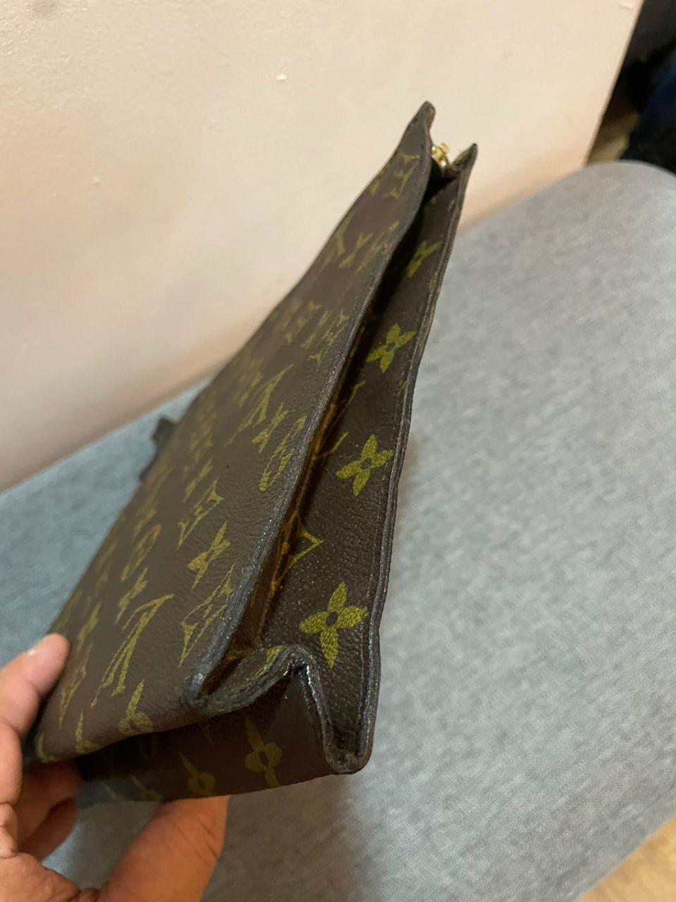Louis Vuitton Authentic Vintage Louis Vuitton Monogram Clutch Size ONE SIZE - 6 Thumbnail