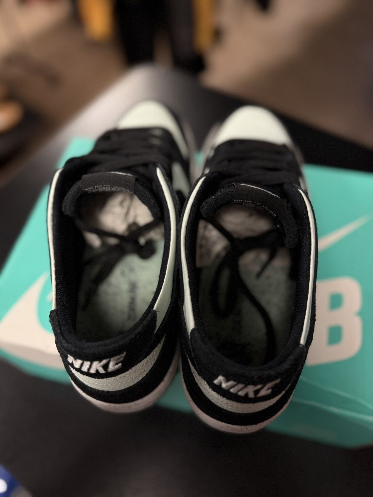 Nike Nike SB Zoom Dunk Low Pro 'Barely Green' 854866-003 Size 11 Size US 11 / EU 44 - 5 Thumbnail